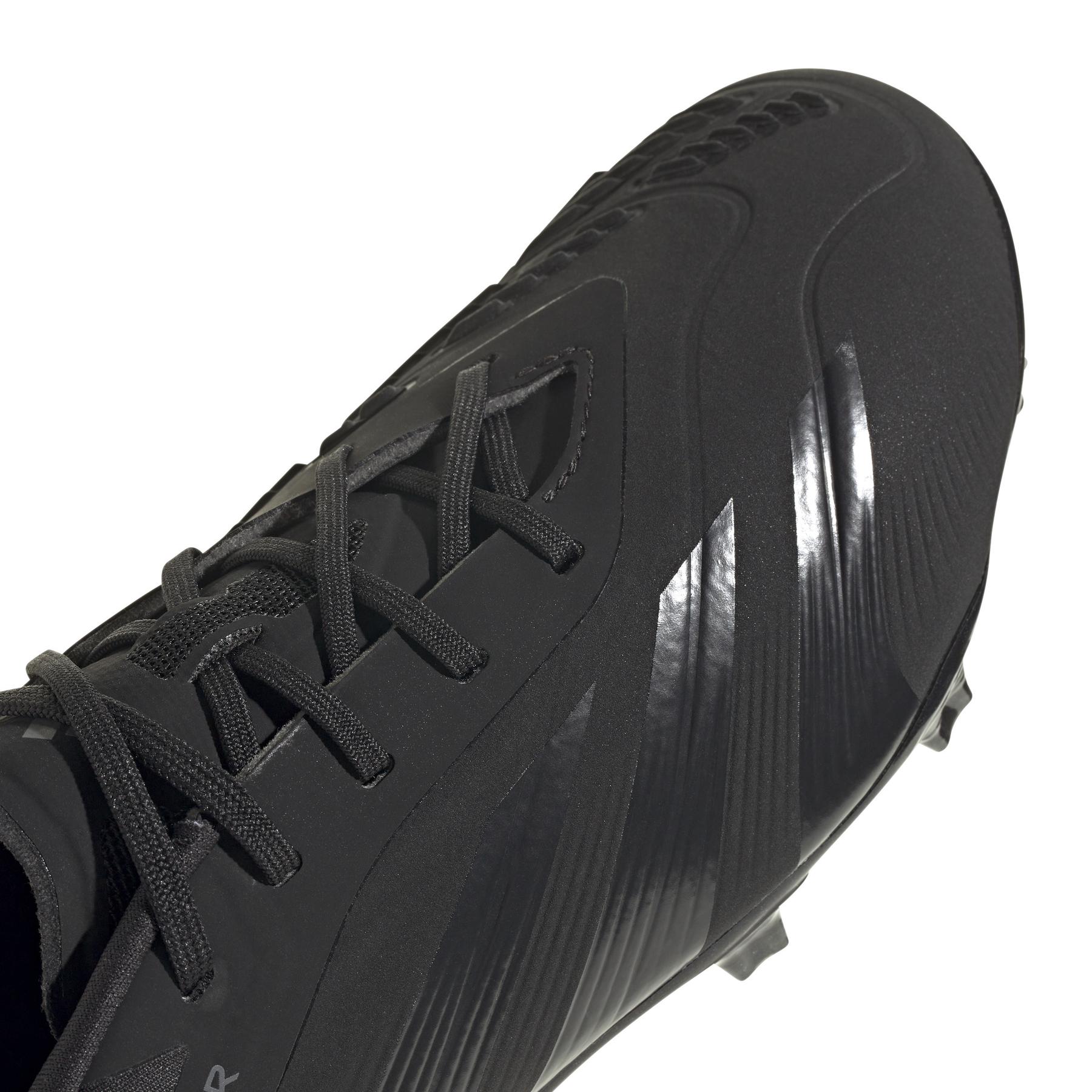 product/a/d/adidas_ig7743_7_footwear_photography_detail_view_1_white.jpg