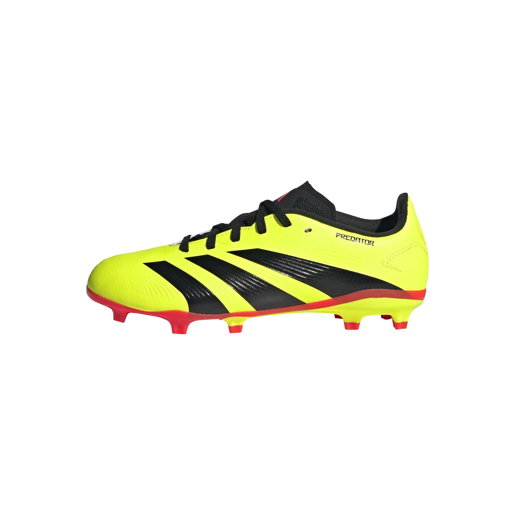 product/a/d/adidas_ig7747_12_footwear_photography_left_side_center_lateral_view_white.jpg