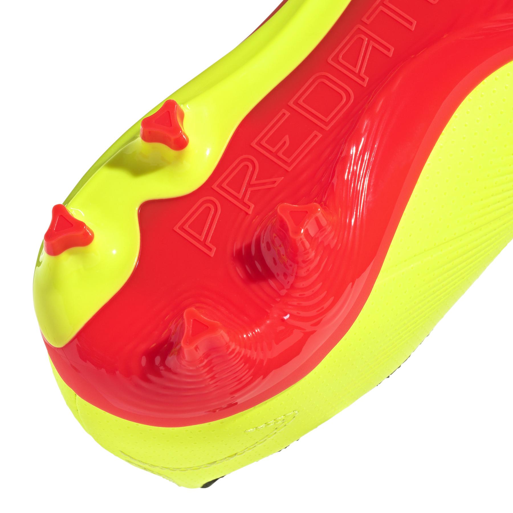 product/a/d/adidas_ig7747_8_footwear_photography_detail_view_2_white.jpg