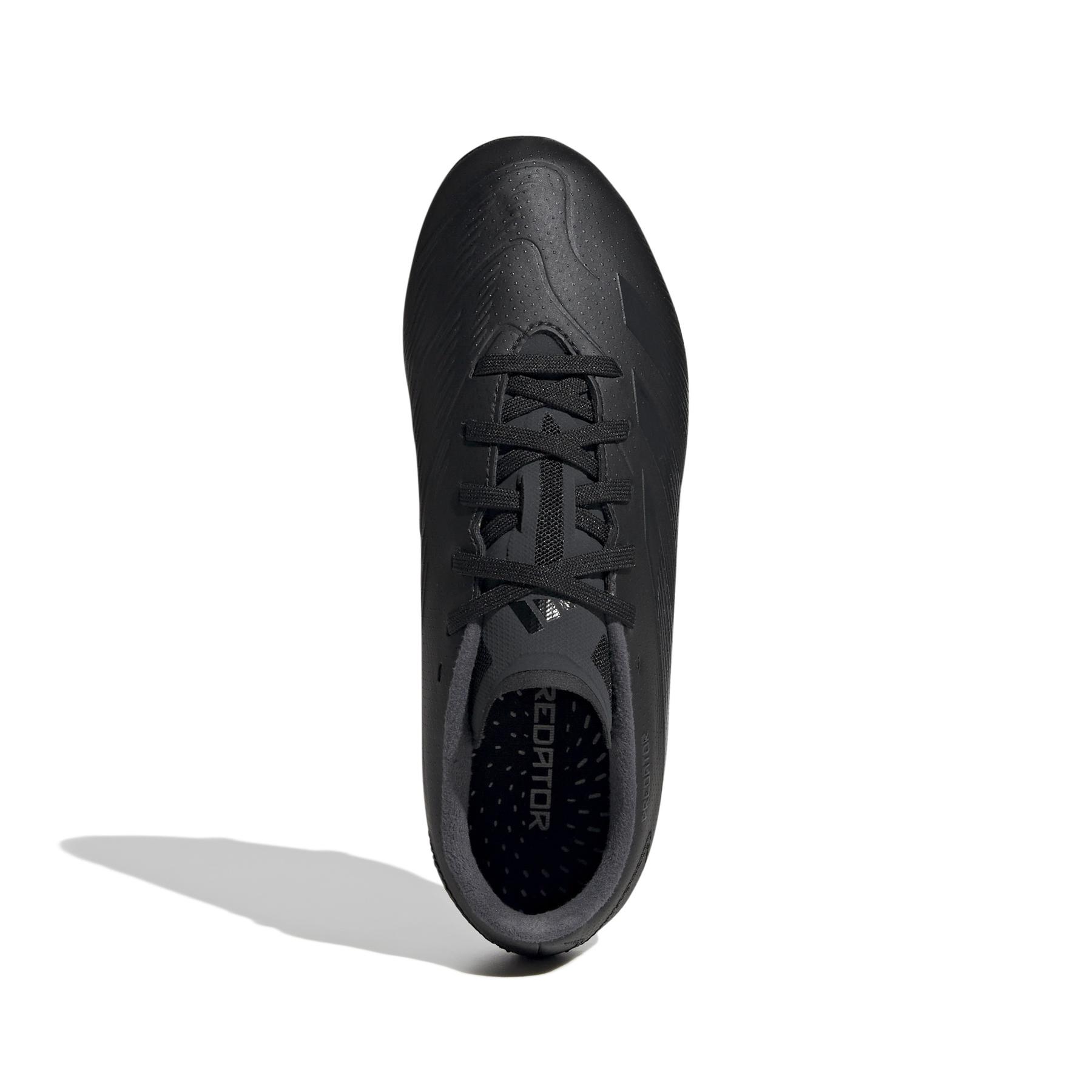 product/a/d/adidas_ig7750_2_footwear_photography_top_portrait_view_white-030824.jpg