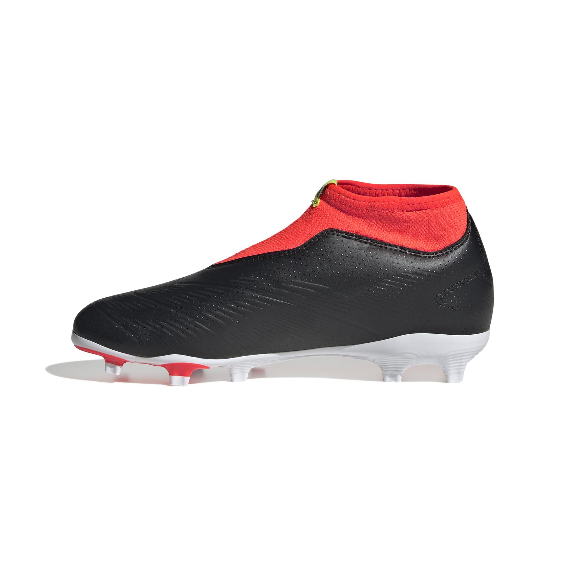 product/a/d/adidas_ig7754_4_footwear_photography_side_medial_center_view_white-030824.jpg