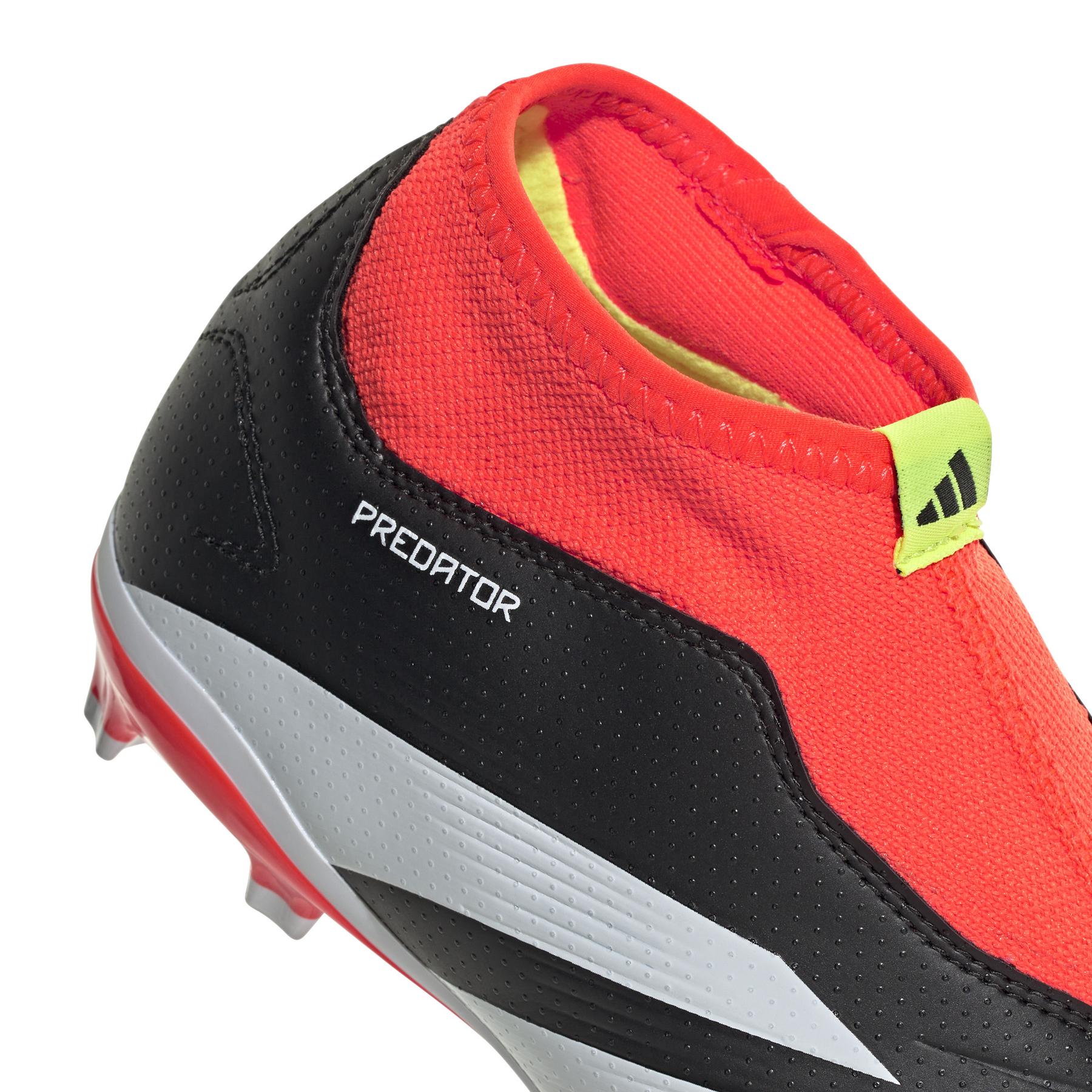 product/a/d/adidas_ig7754_7_footwear_photography_detail_view_1_white-030824.jpg