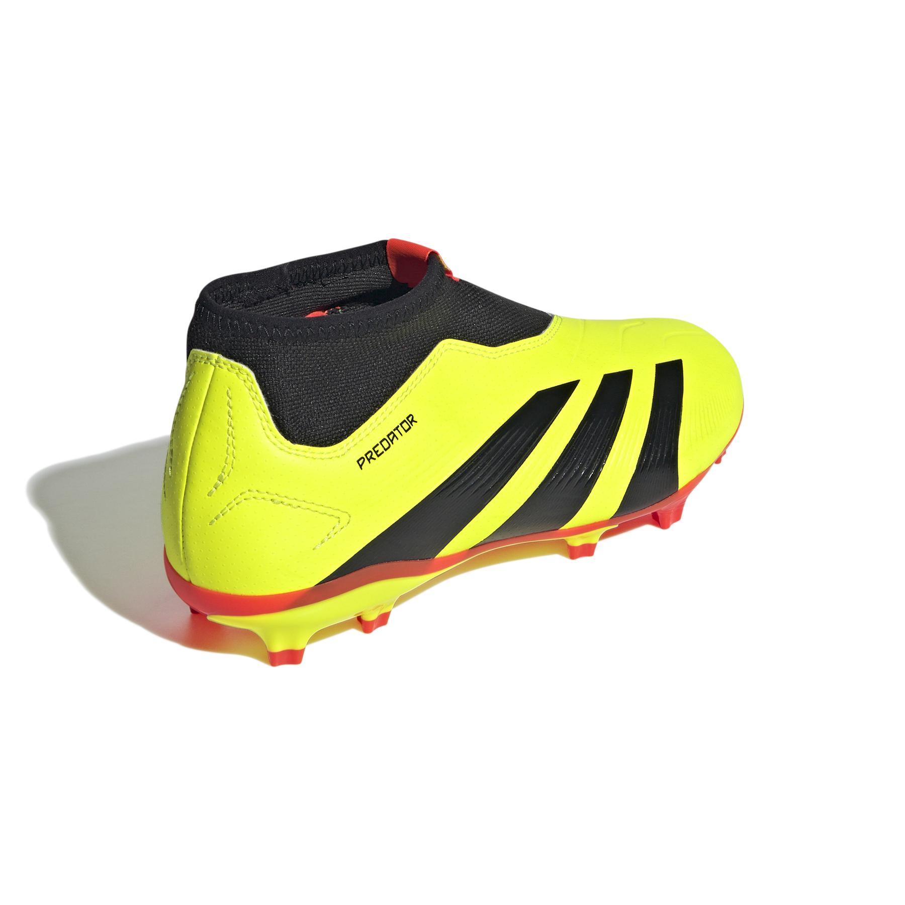 product/a/d/adidas_ig7755_6_footwear_photography_back_lateral_top_view_white.jpg