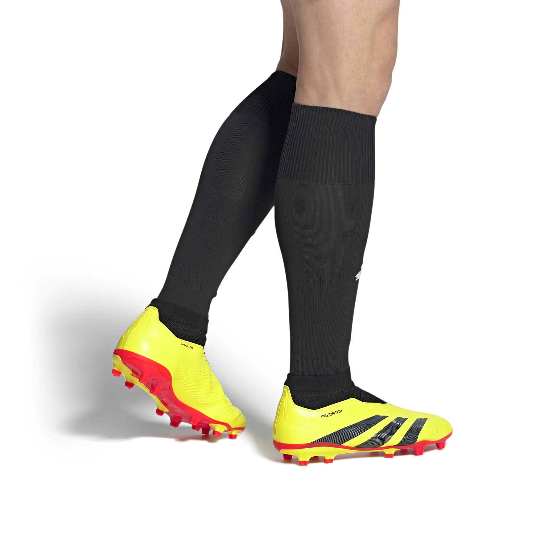 product/a/d/adidas_ig7766_10_footwear_on_model_front_view_white.jpg