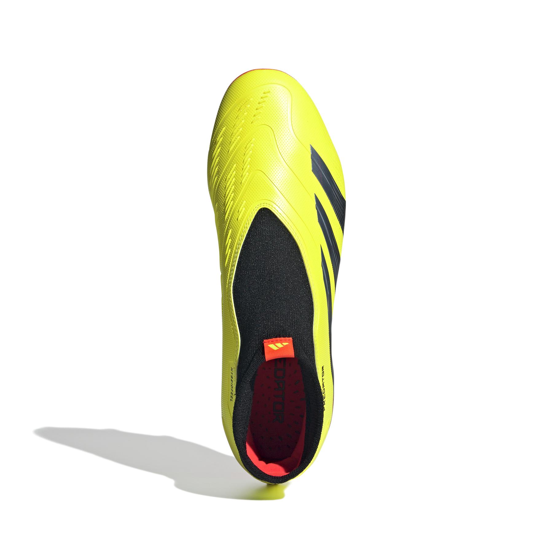 product/a/d/adidas_ig7766_2_footwear_photography_top_portrait_view_white.jpg
