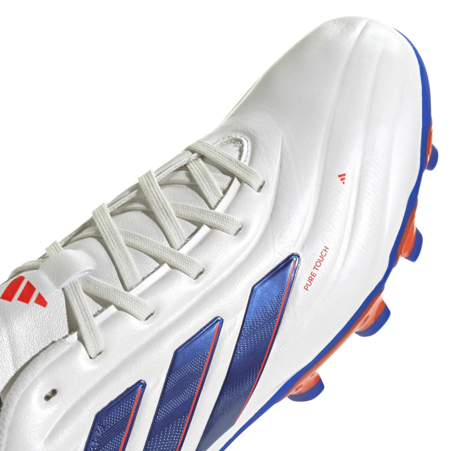 product/a/d/adidas_ig8686_7_footwear_photography_detail_view_1_white.jpg