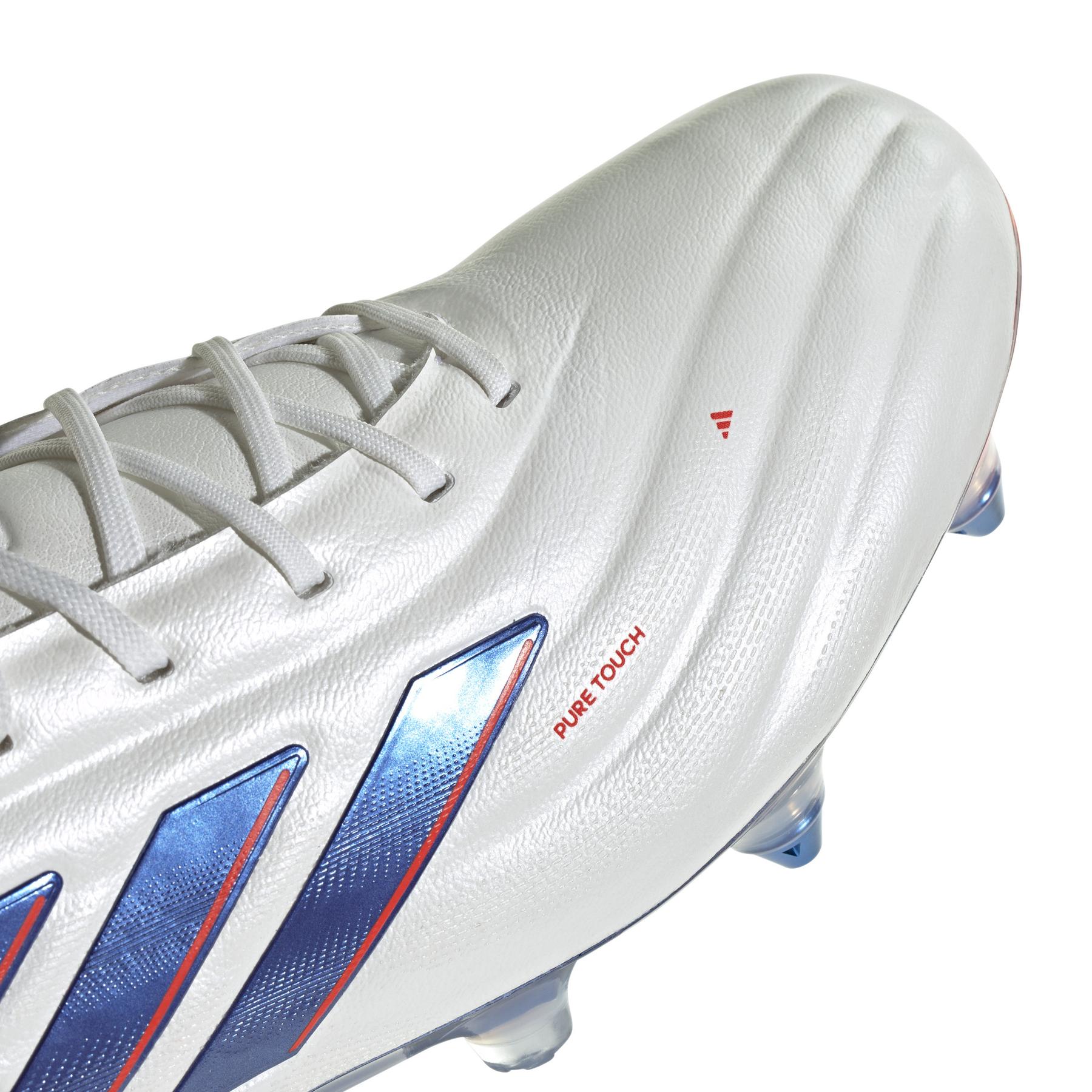 product/a/d/adidas_ig8694_7_footwear_photography_detail_view_1_white-nw110824.jpg