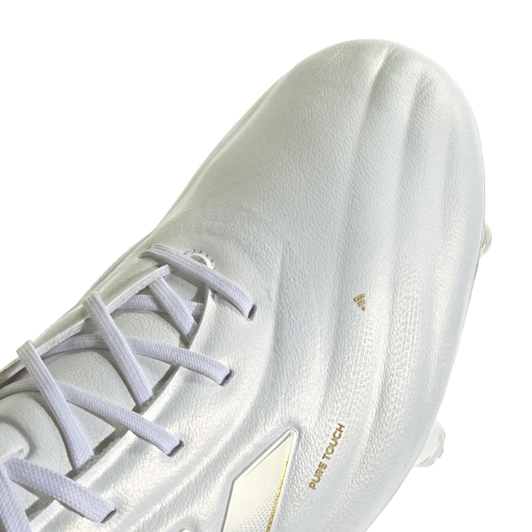 product/a/d/adidas_ig8710_8_footwear_photography_detail_view_2_white.jpg