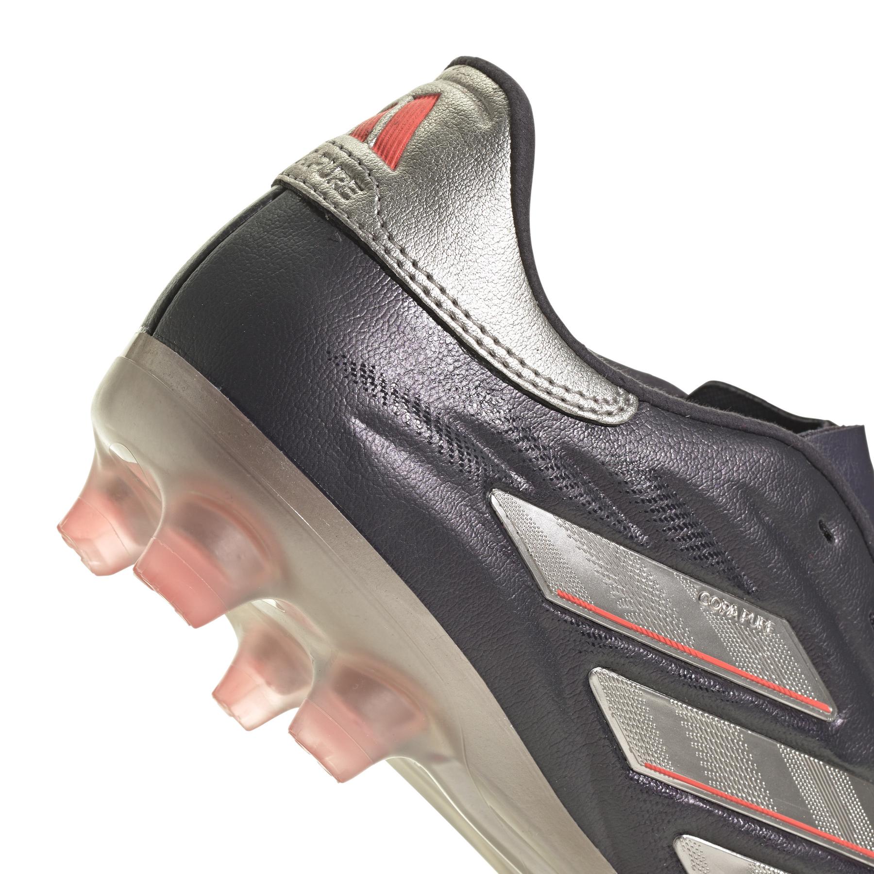 product/a/d/adidas_ig8714_8_footwear_photography_detail_view_2_white.jpg