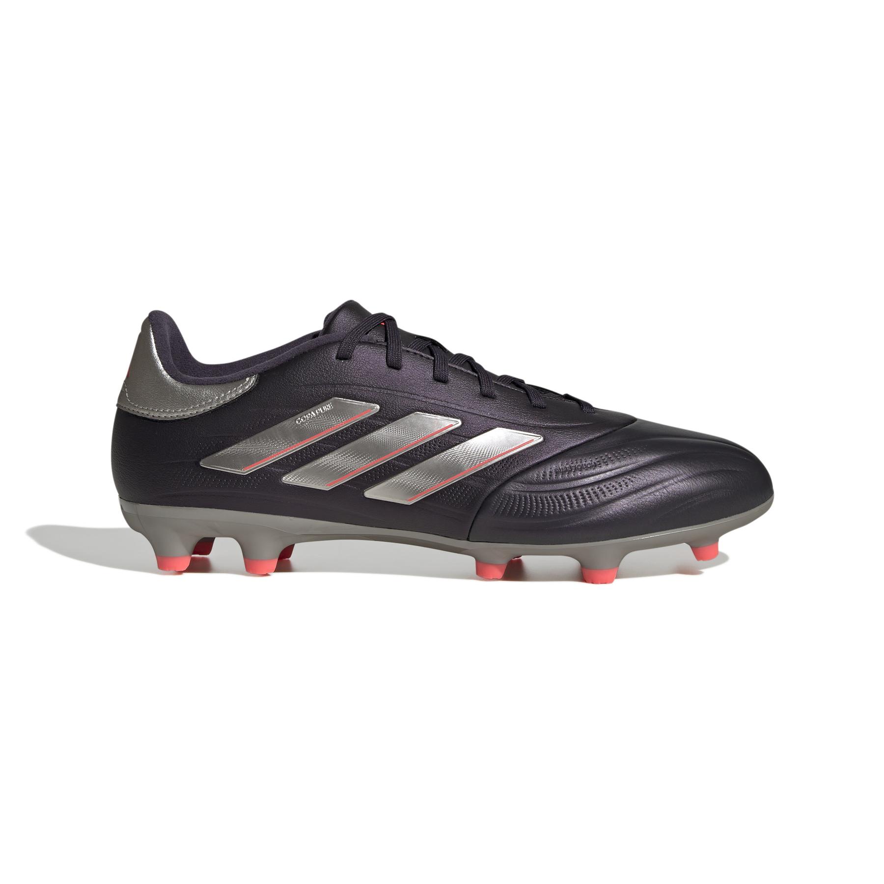 product/a/d/adidas_ig8716_1_footwear_photography_side_lateral_center_view_white.jpg