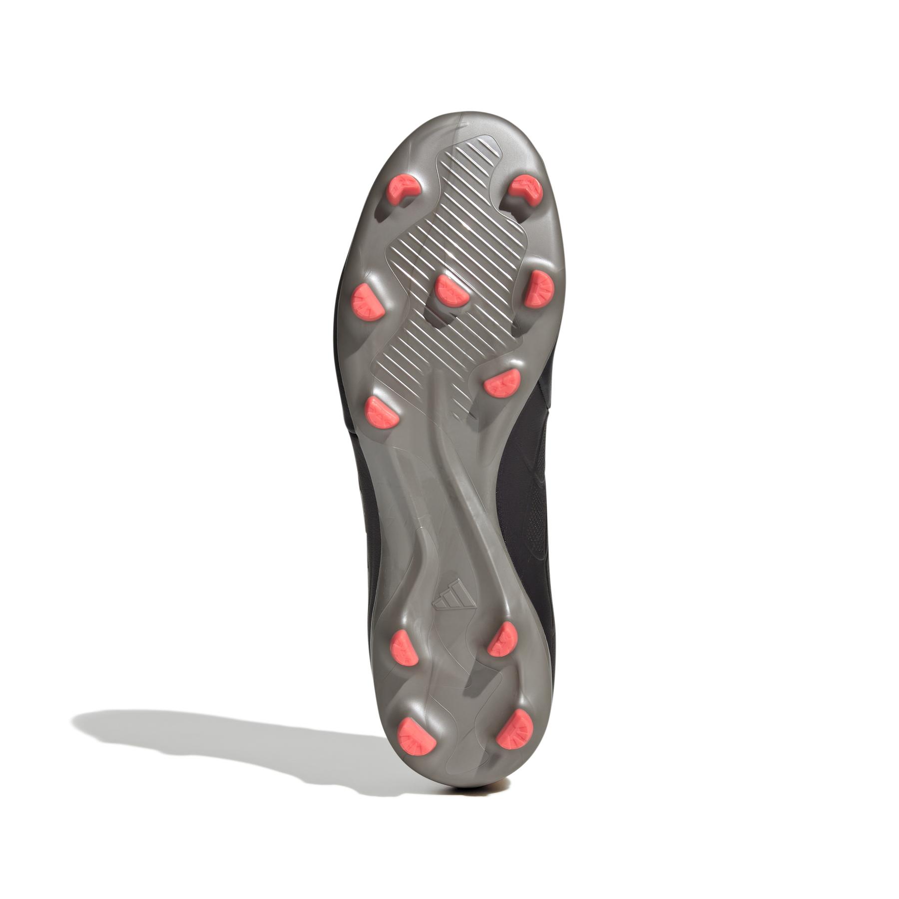 product/a/d/adidas_ig8716_3_footwear_photography_bottom_view_white.jpg