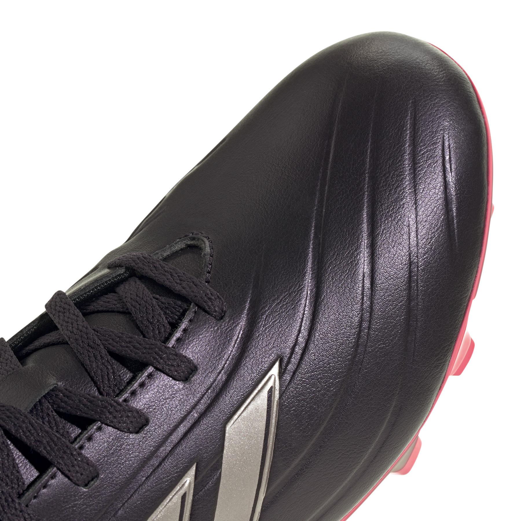 product/a/d/adidas_ig8724_7_footwear_photography_detail_view_1_white-nw110824.jpg