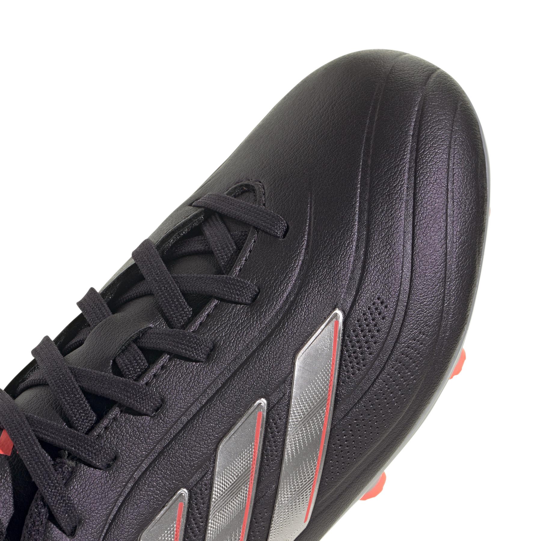 product/a/d/adidas_ig8730_8_footwear_photography_detail_view_2_white.jpg