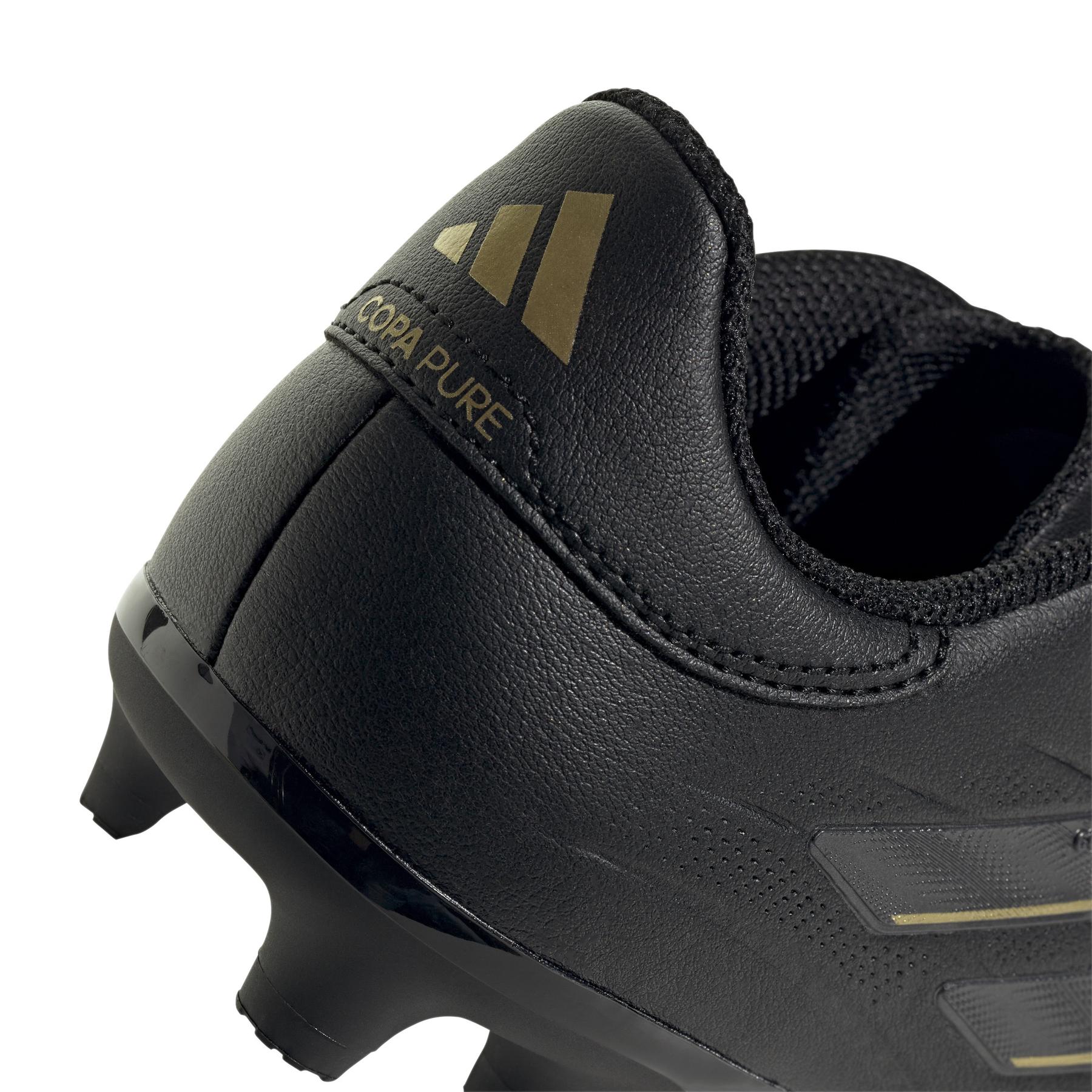product/a/d/adidas_ig8732_7_footwear_photography_detail_view_1_white.jpg
