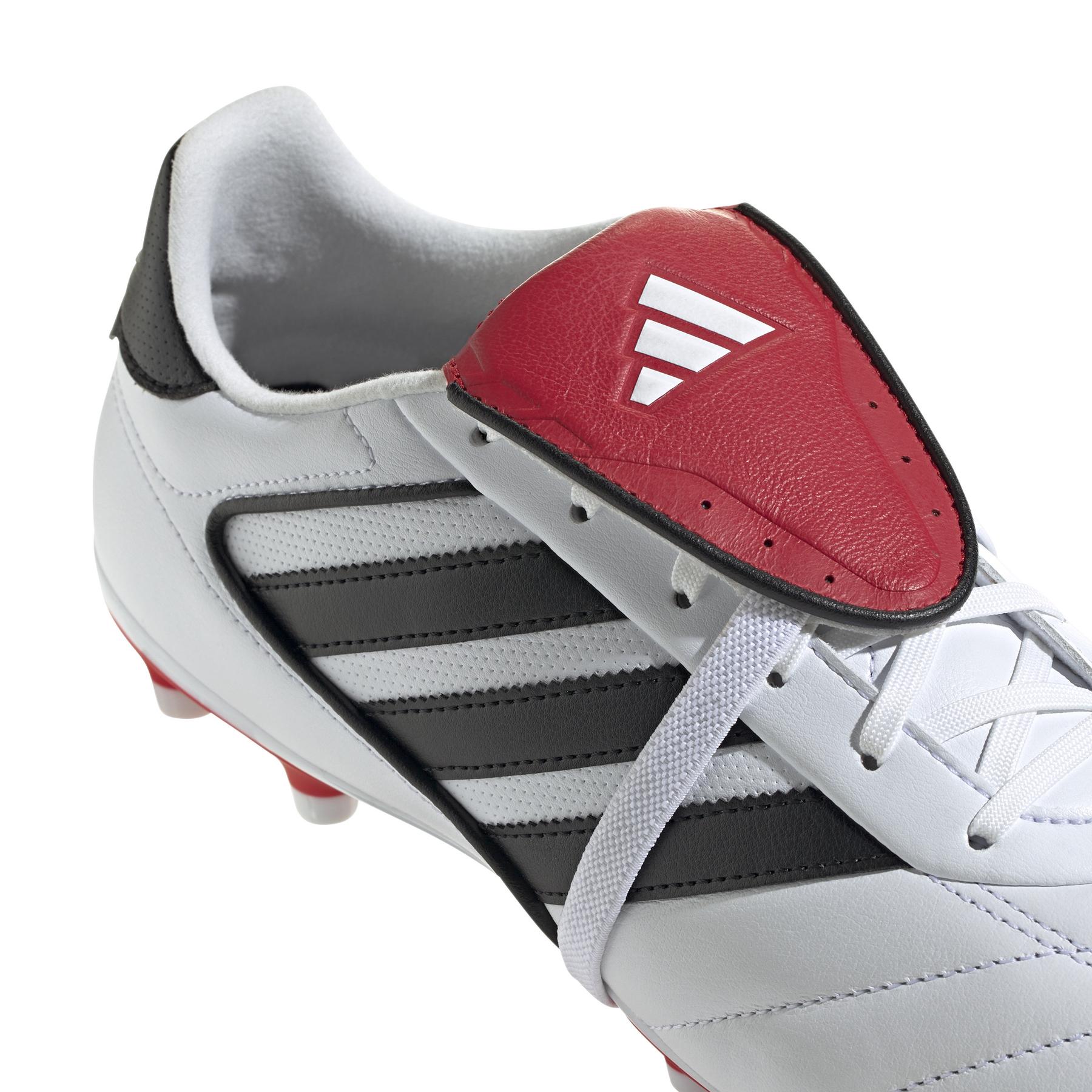 product/a/d/adidas_ig8743_7_footwear_photography_detail_view_1_white.jpg