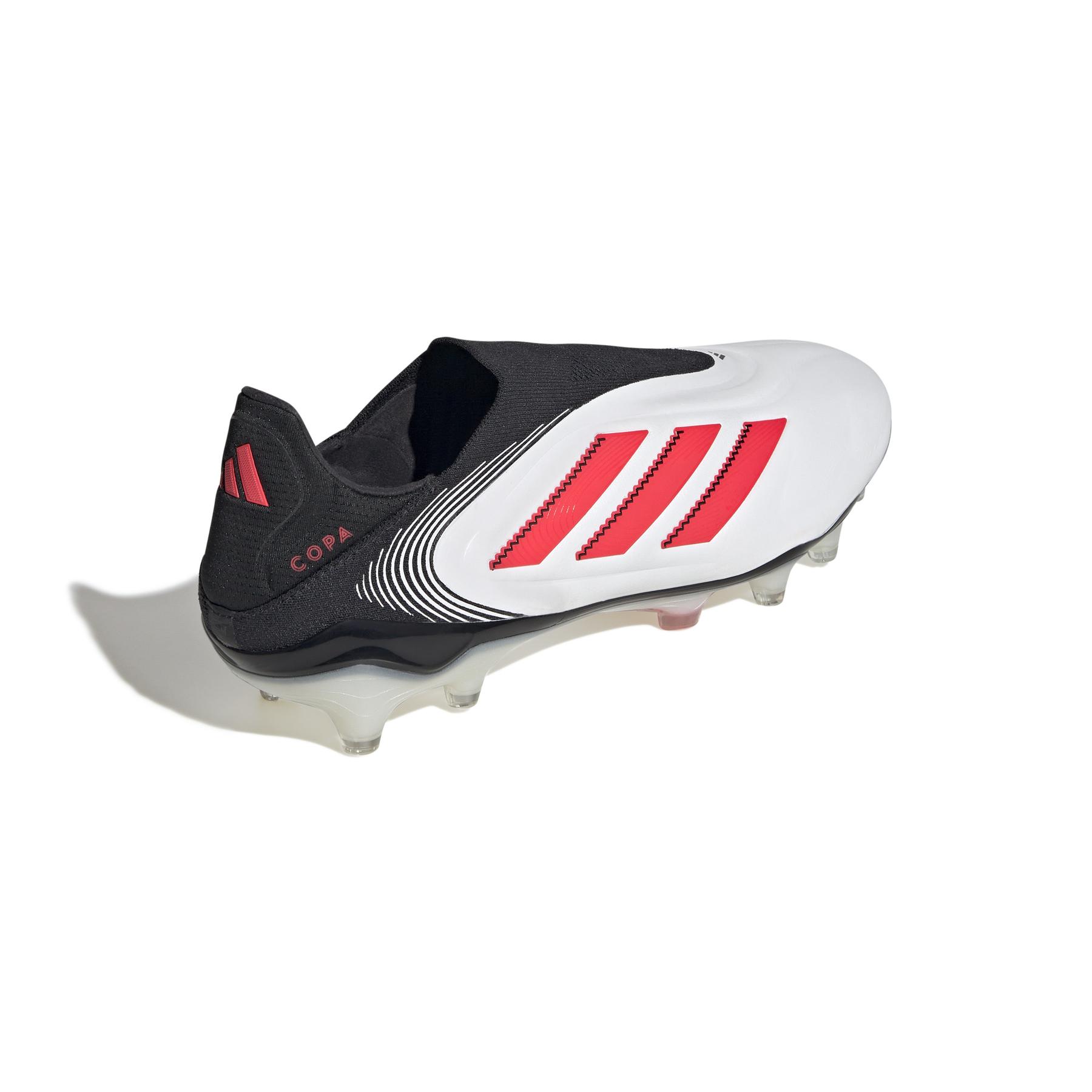 product/a/d/adidas_ih0076_6_footwear_photography_back_lateral_top_view_white.jpg