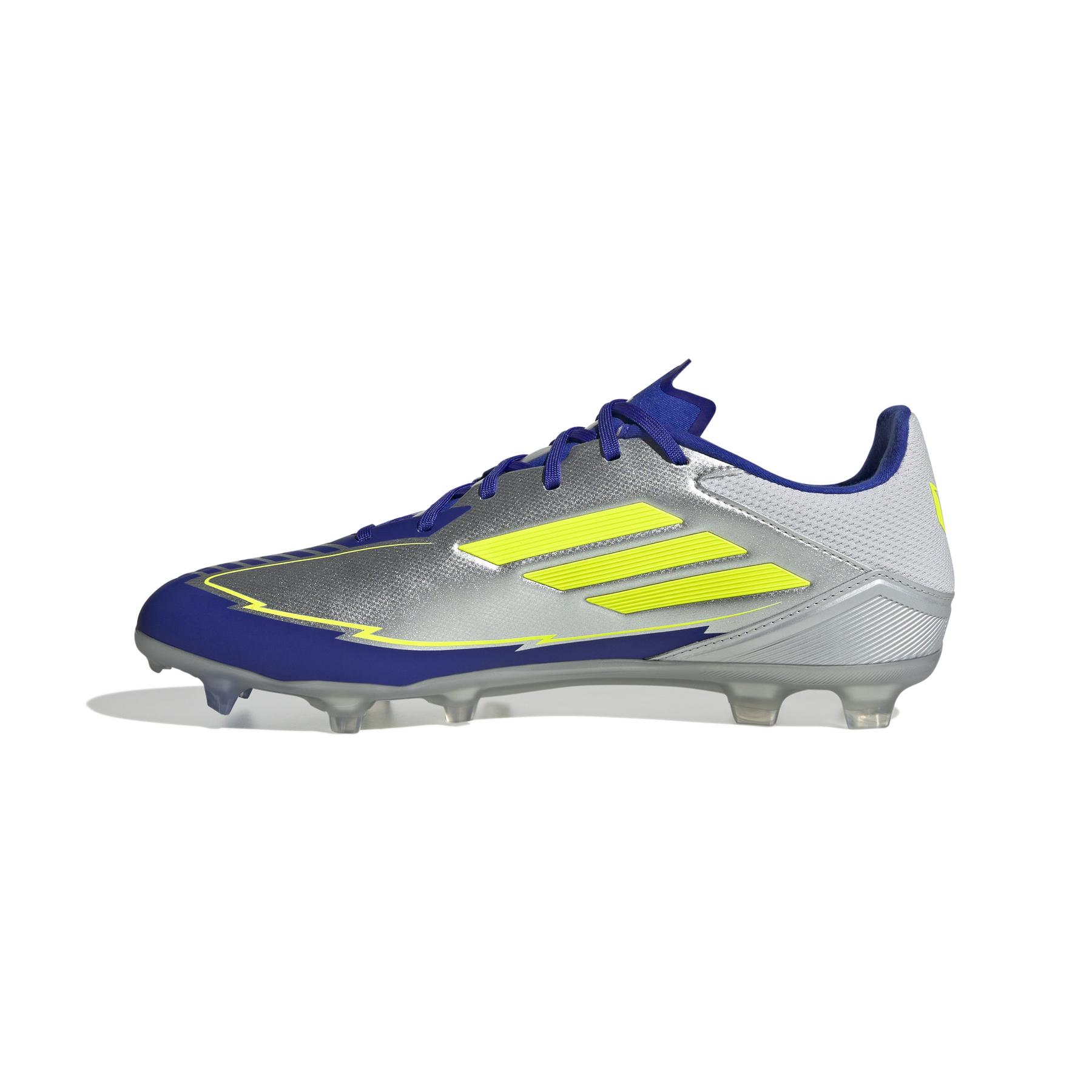 product/a/d/adidas_ih0918_4_footwear_photography_side_medial_center_view_white.jpg