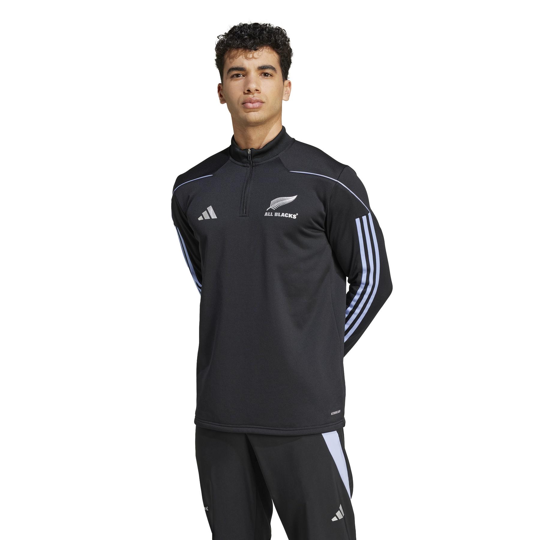 product/a/d/adidas_iw0665_all-black-blue-spark_3.jpg