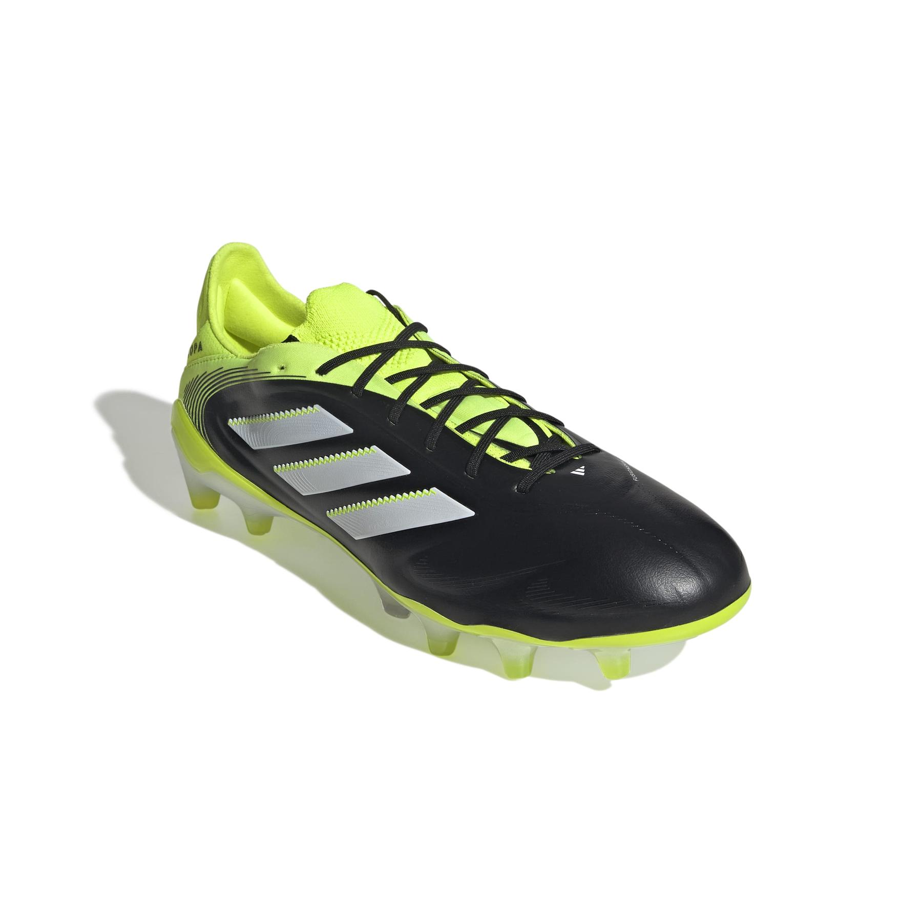 product/a/d/adidas_jh6304_5_footwear_photography_front_lateral_top_view_white.jpg