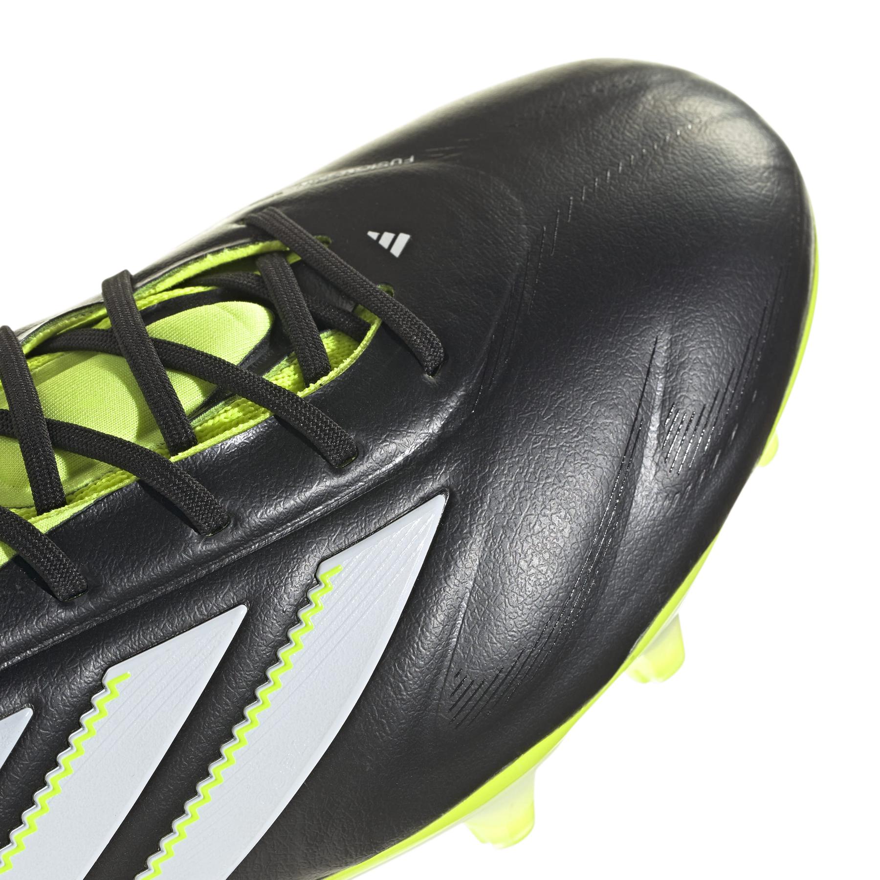 product/a/d/adidas_jh6304_8_footwear_photography_detail_view_2_white.jpg