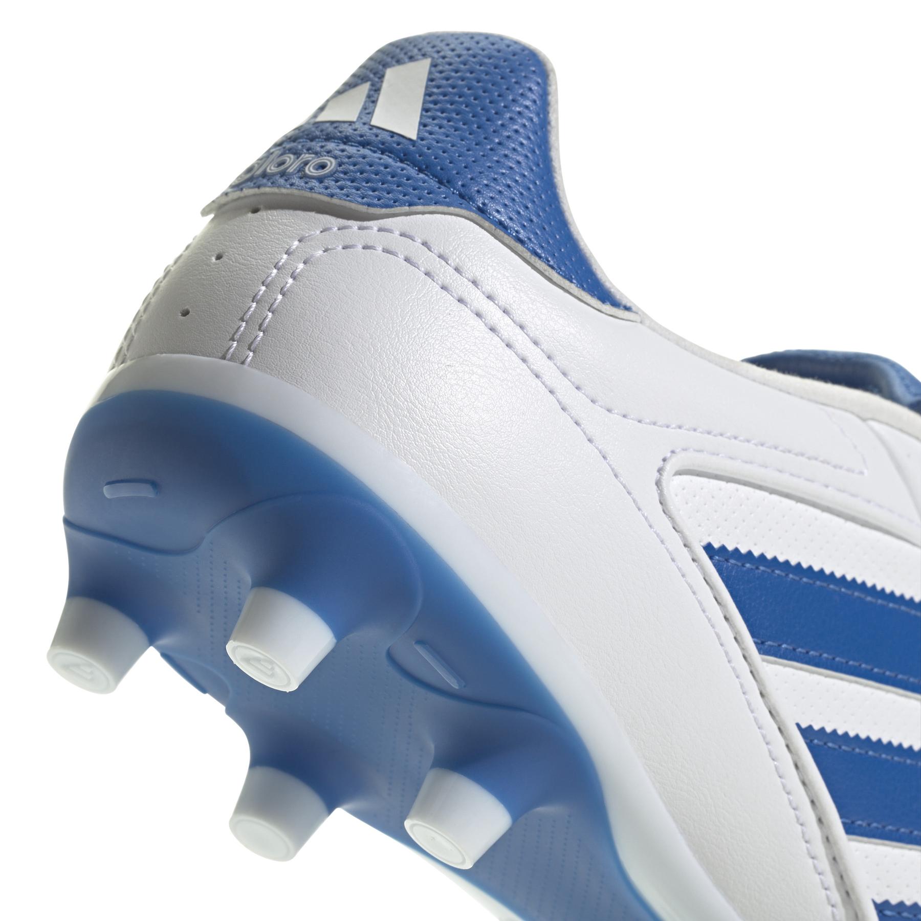 product/a/d/adidas_jh6661_9_footwear_photography_detail_view_3_white-nw111924.jpg