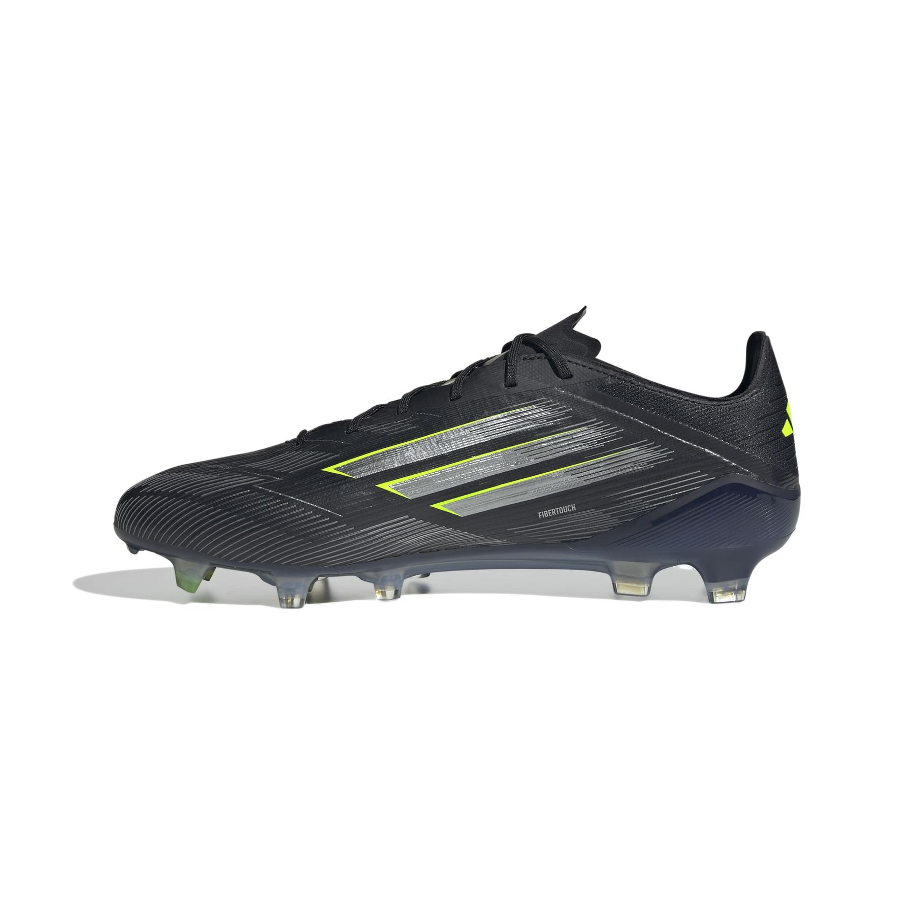 product/a/d/adidas_jh7616_4_footwear_photography_side_medial_center_view_white.jpg