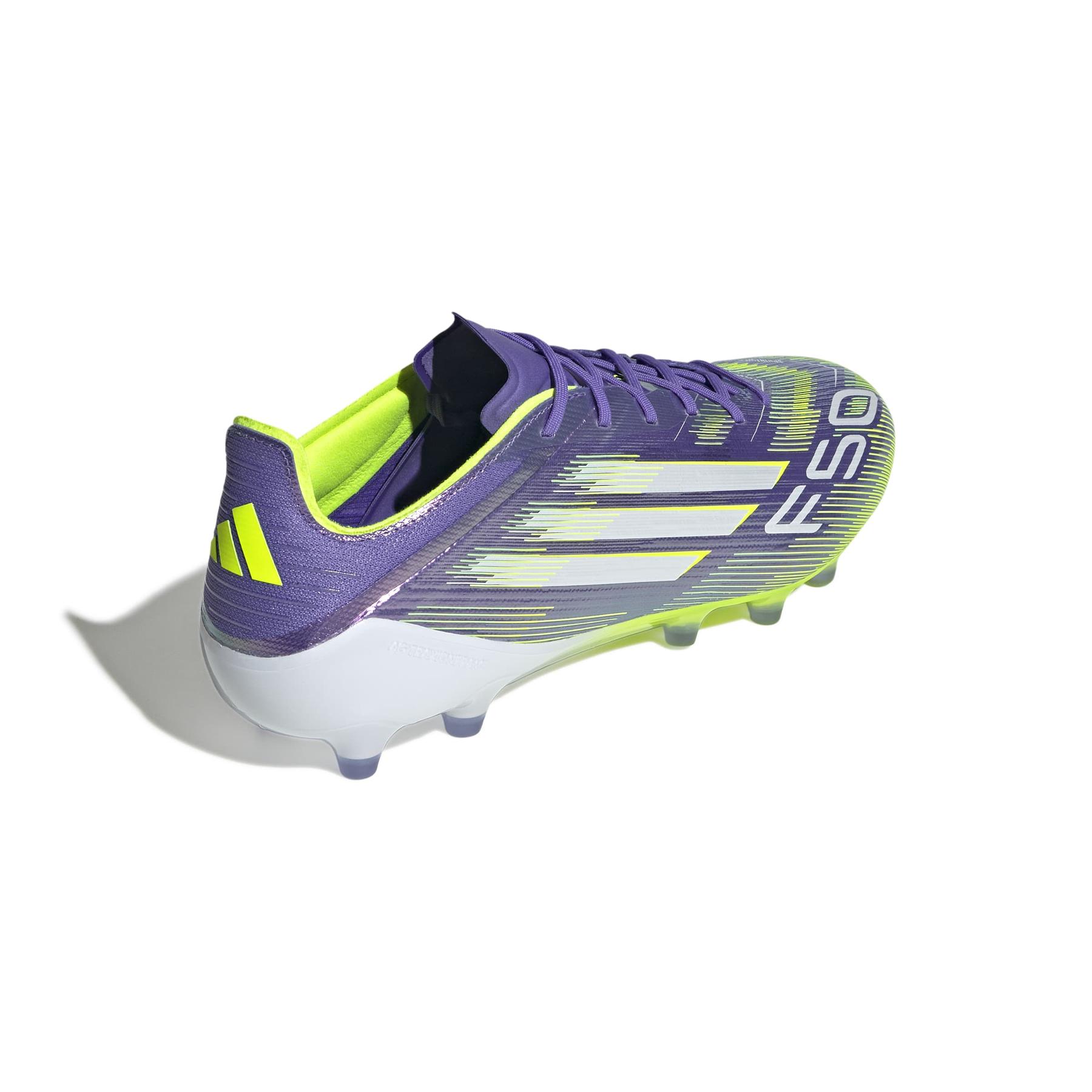 product/a/d/adidas_jh7638_6_footwear_photography_back_lateral_top_view_white.jpg