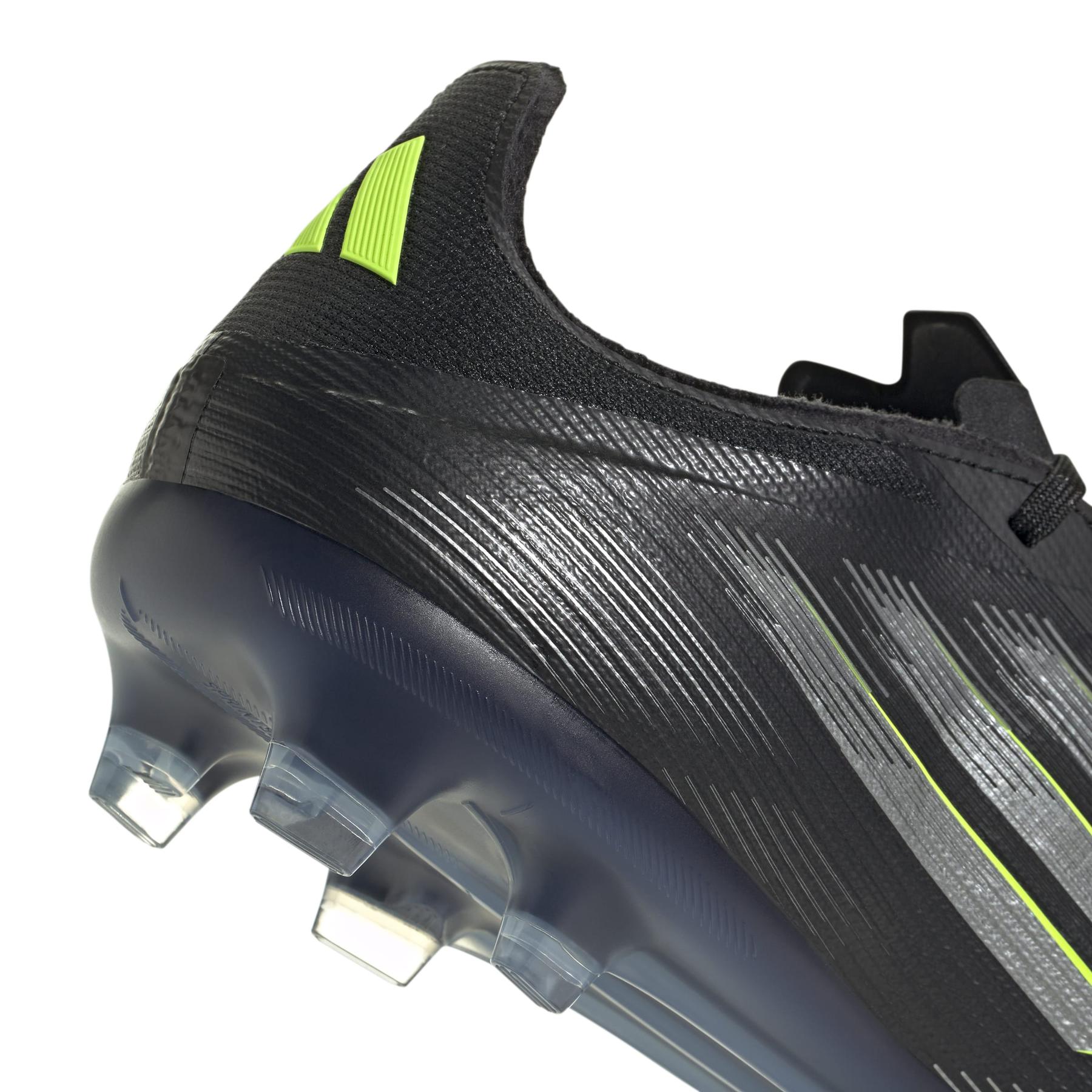 product/a/d/adidas_jh7687_8_footwear_photography_detail_view_2_white.jpg