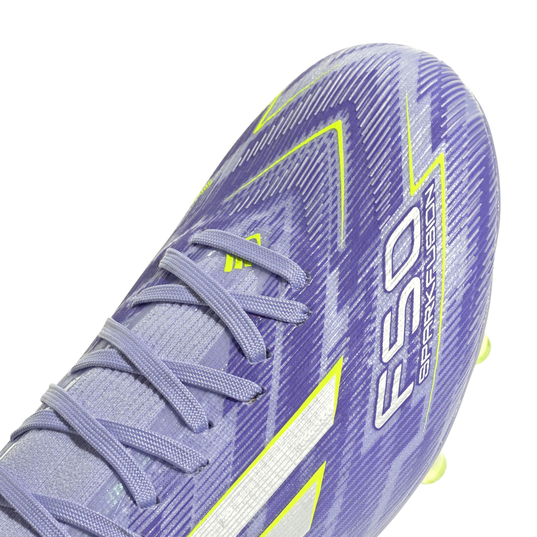 product/a/d/adidas_jh7689_7_footwear_photography_detail_view_1_white.jpg