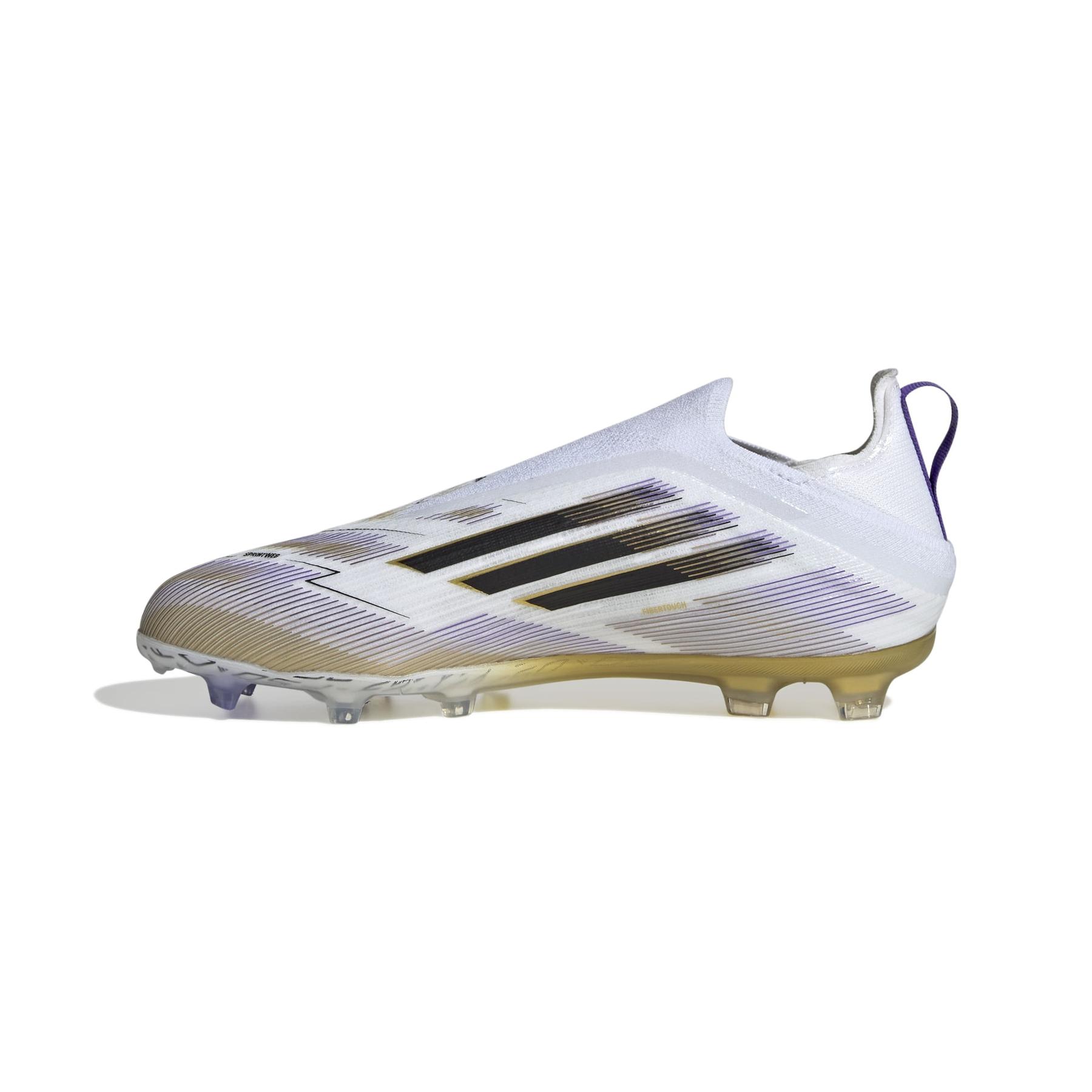 product/a/d/adidas_jh7708_4_footwear_photography_side_medial_center_view_white-nw091625.jpg
