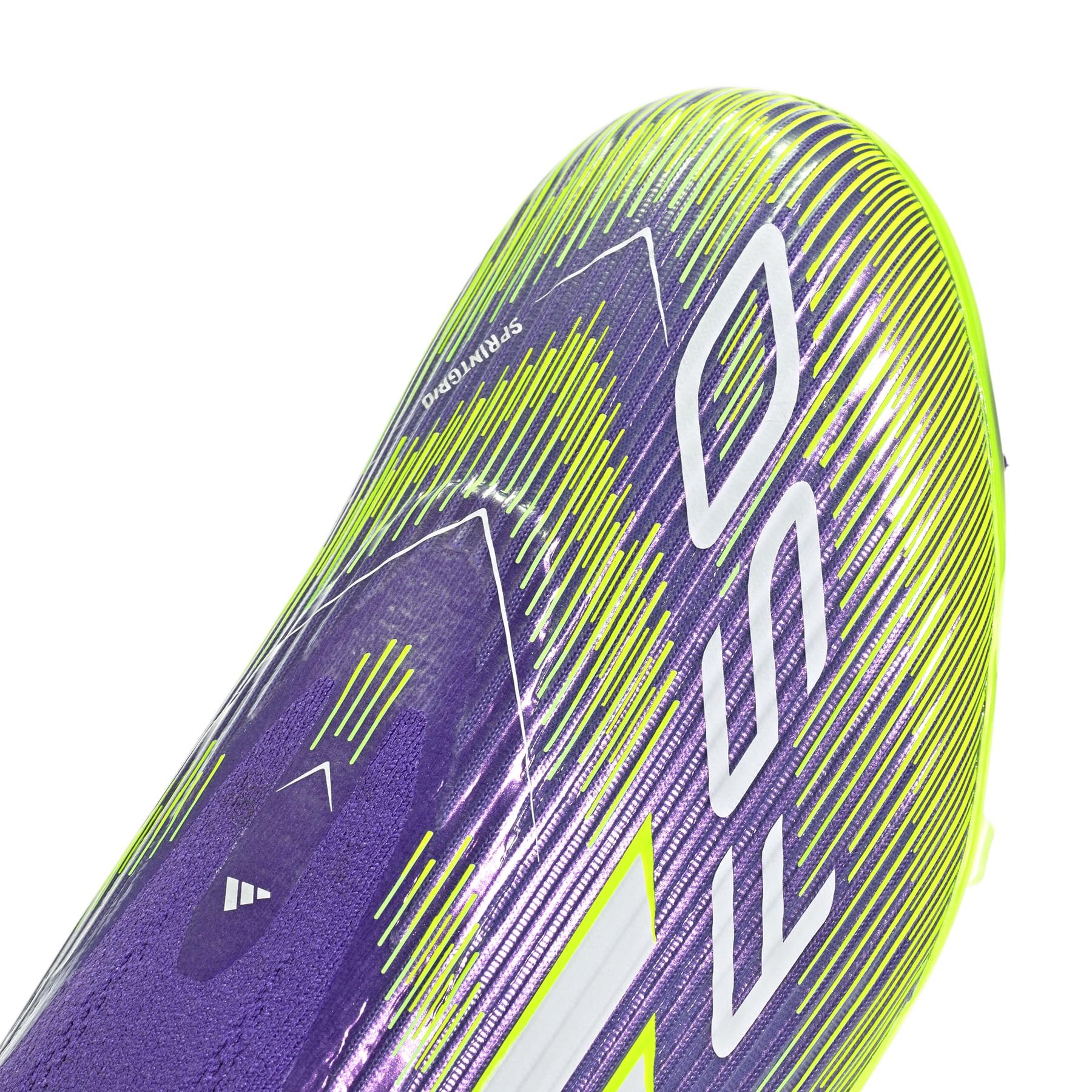product/a/d/adidas_jh7734_7_footwear_photography_detail_view_1_white.jpg
