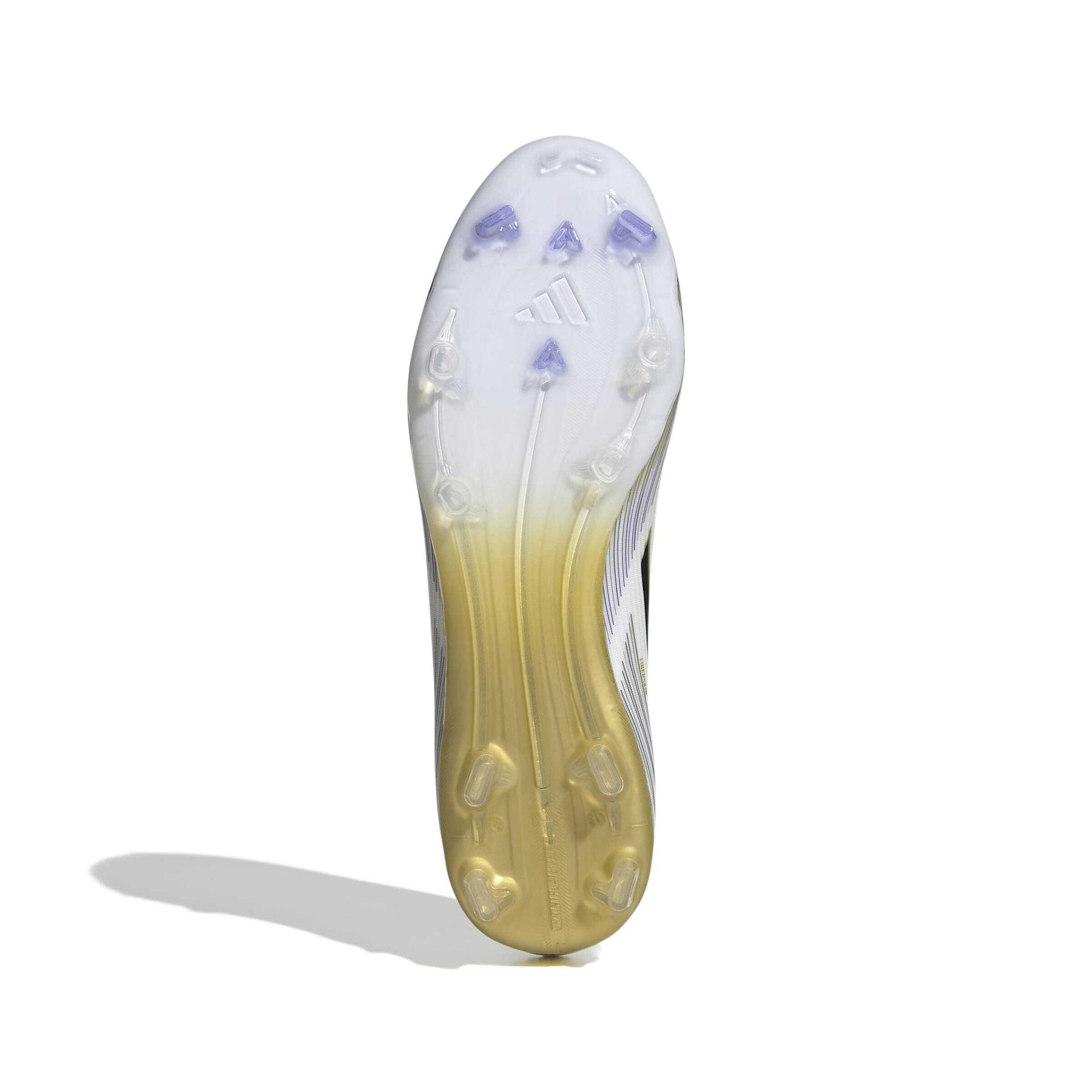 product/a/d/adidas_jh7736_3_footwear_photography_bottom_view_white.jpg