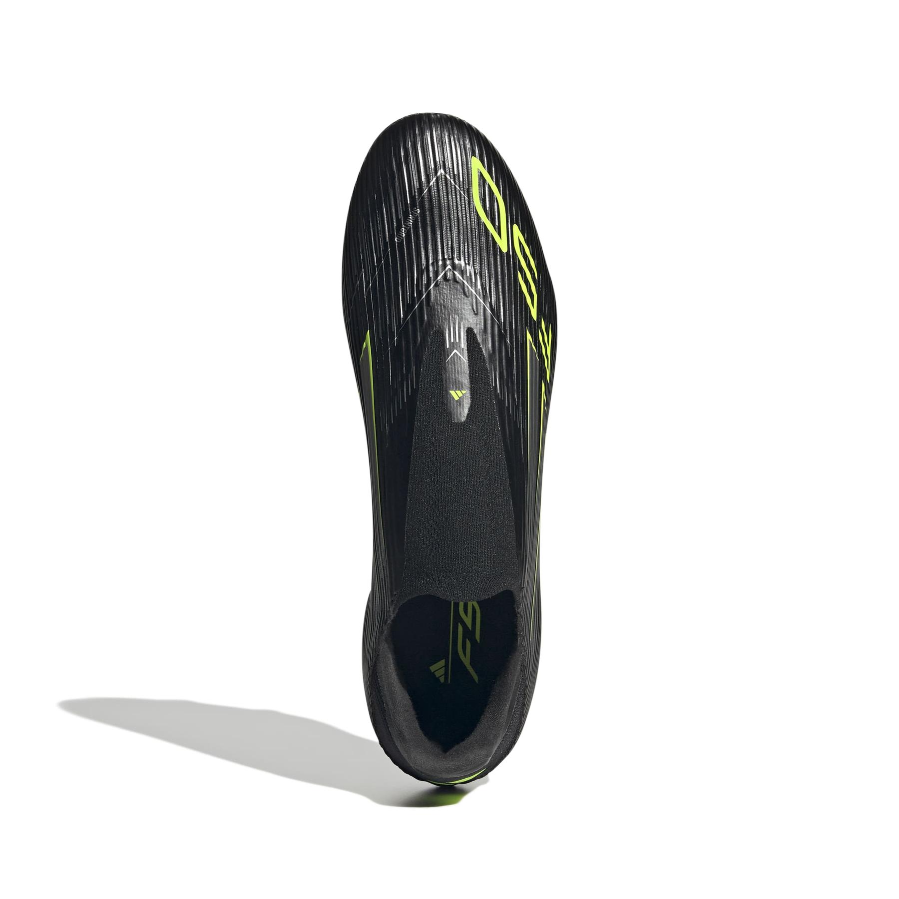 product/a/d/adidas_jh7737_2_footwear_photography_top_portrait_view_white.jpg