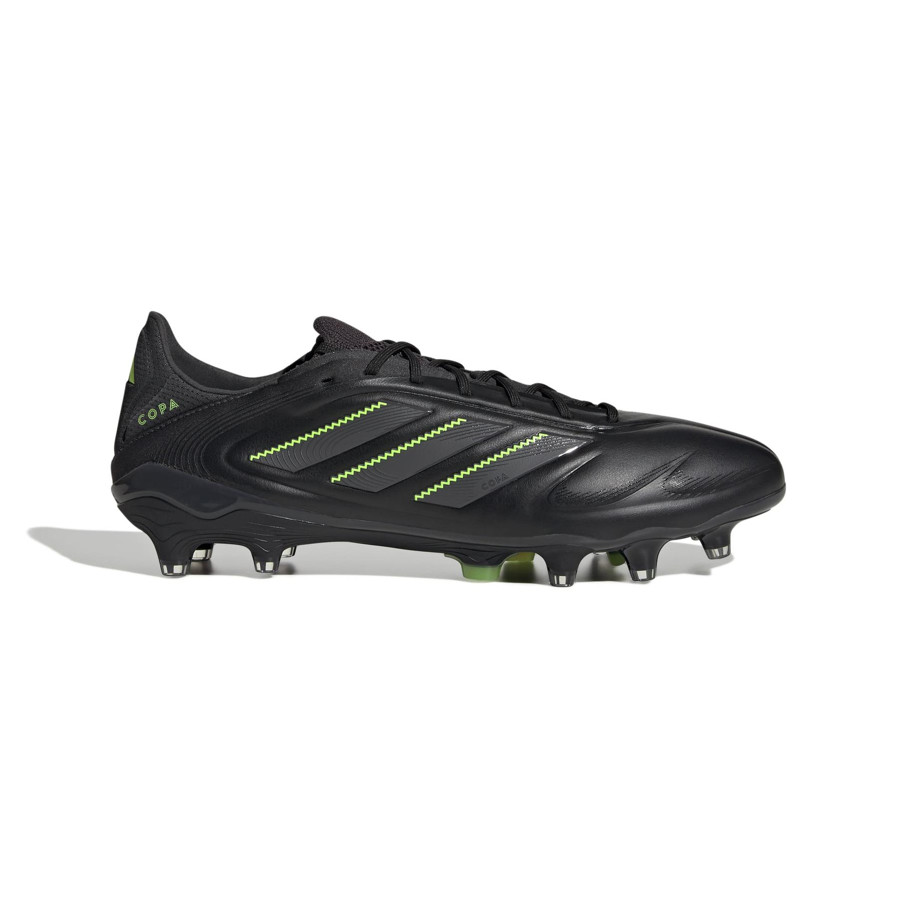 product/a/d/adidas_jh8729_1_footwear_photography_side_lateral_center_view_white.jpg