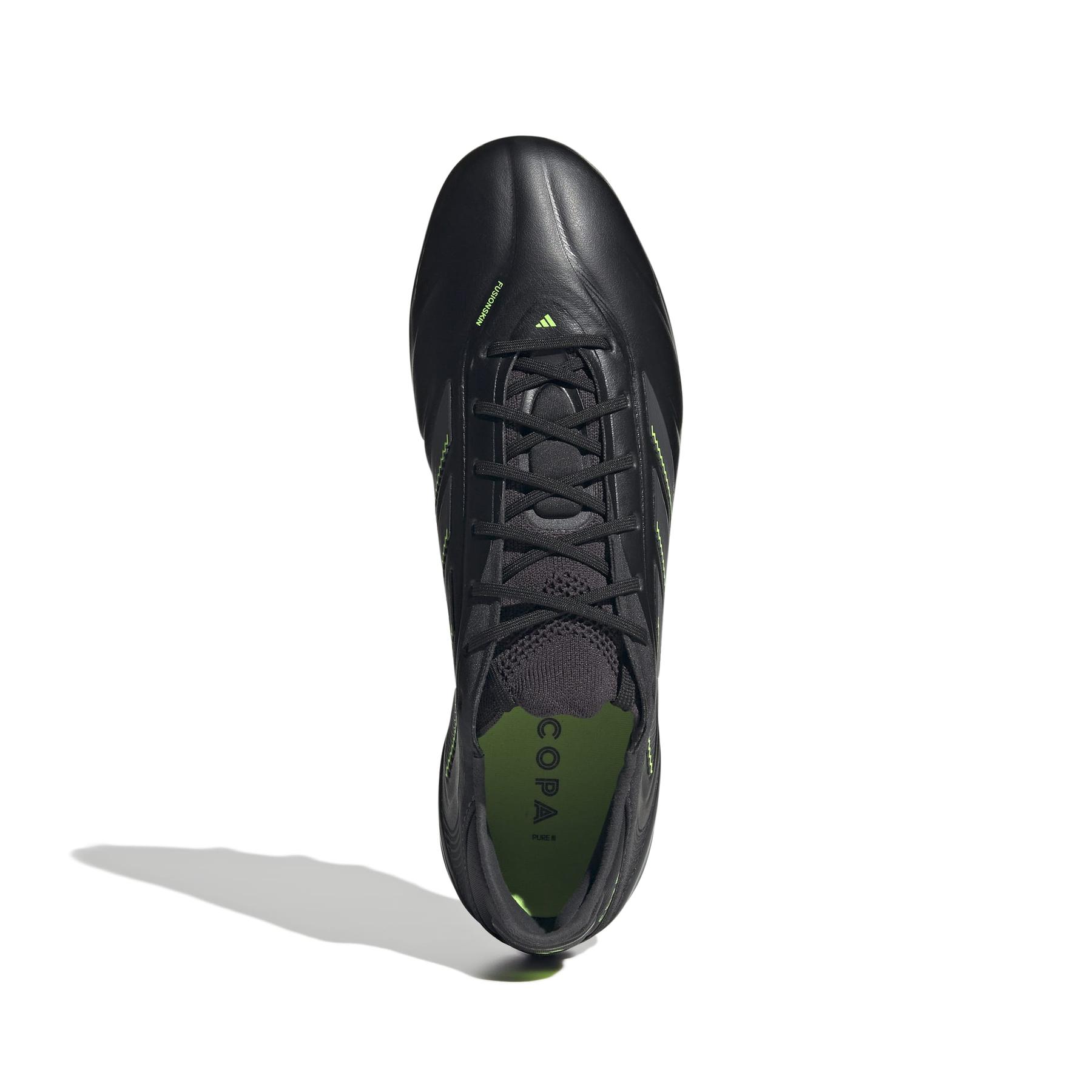 product/a/d/adidas_jh8729_2_footwear_photography_top_portrait_view_white.jpg