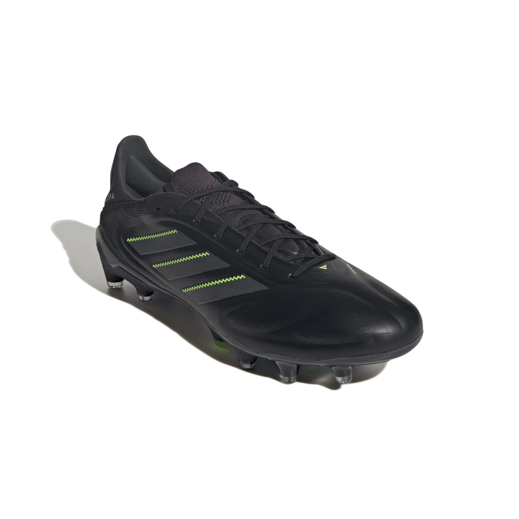 product/a/d/adidas_jh8729_5_footwear_photography_front_lateral_top_view_white.jpg