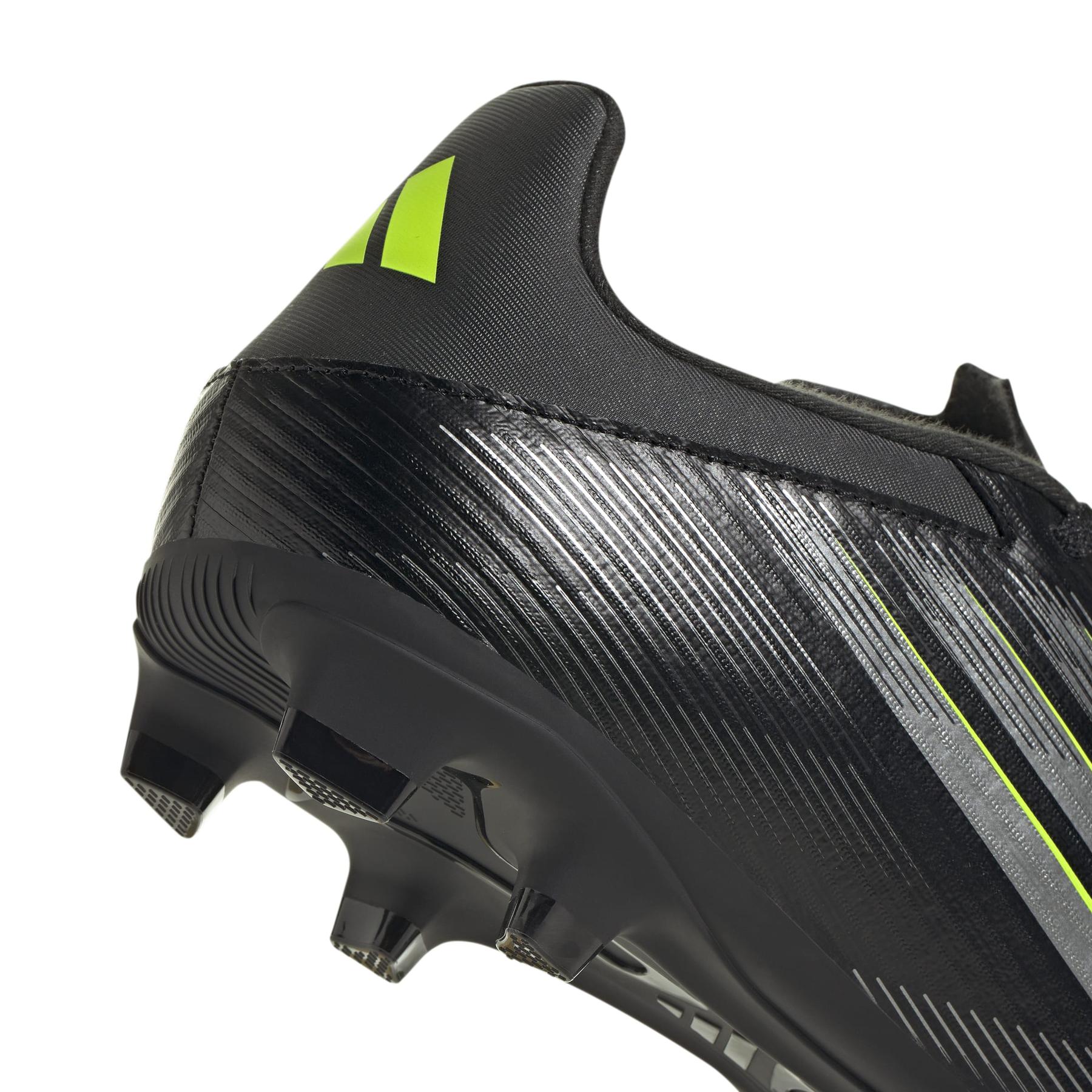 product/a/d/adidas_ji0047_8_footwear_photography_detail_view_2_white.jpg