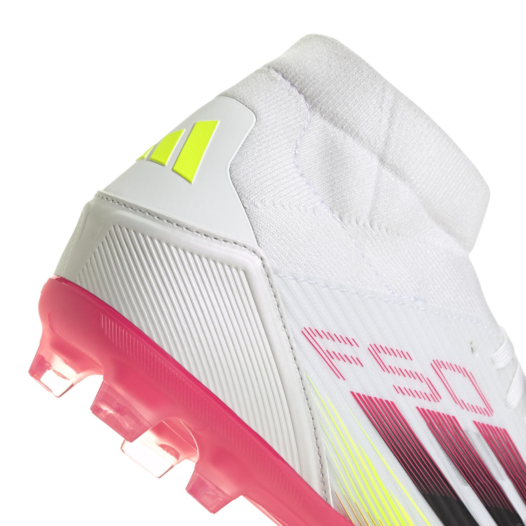 product/a/d/adidas_ji0434_8_footwear_photography_detail_view_2_white.jpg