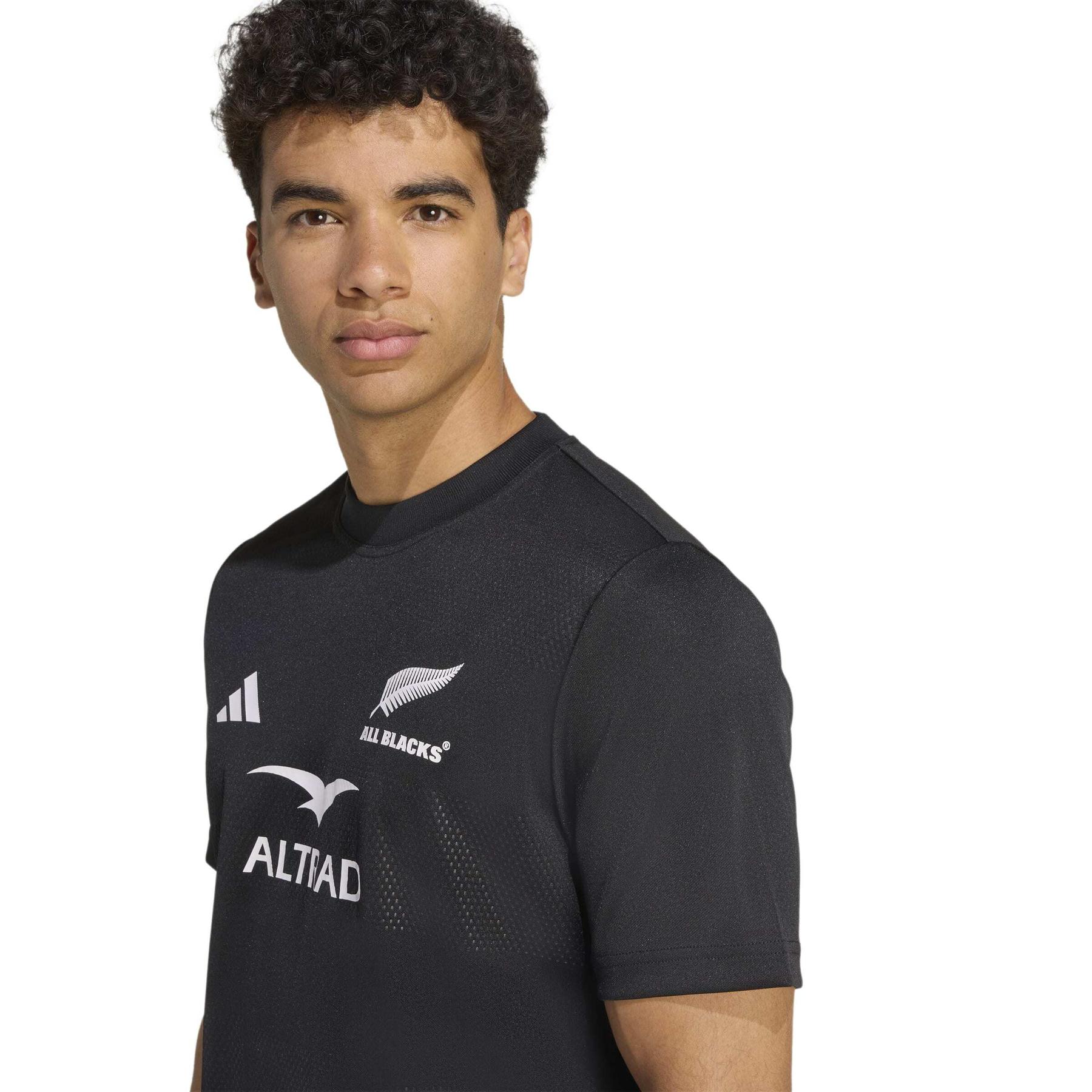 product/a/d/adidas_jl8034_6_apparel_on_model_detail_view_1_white.jpg
