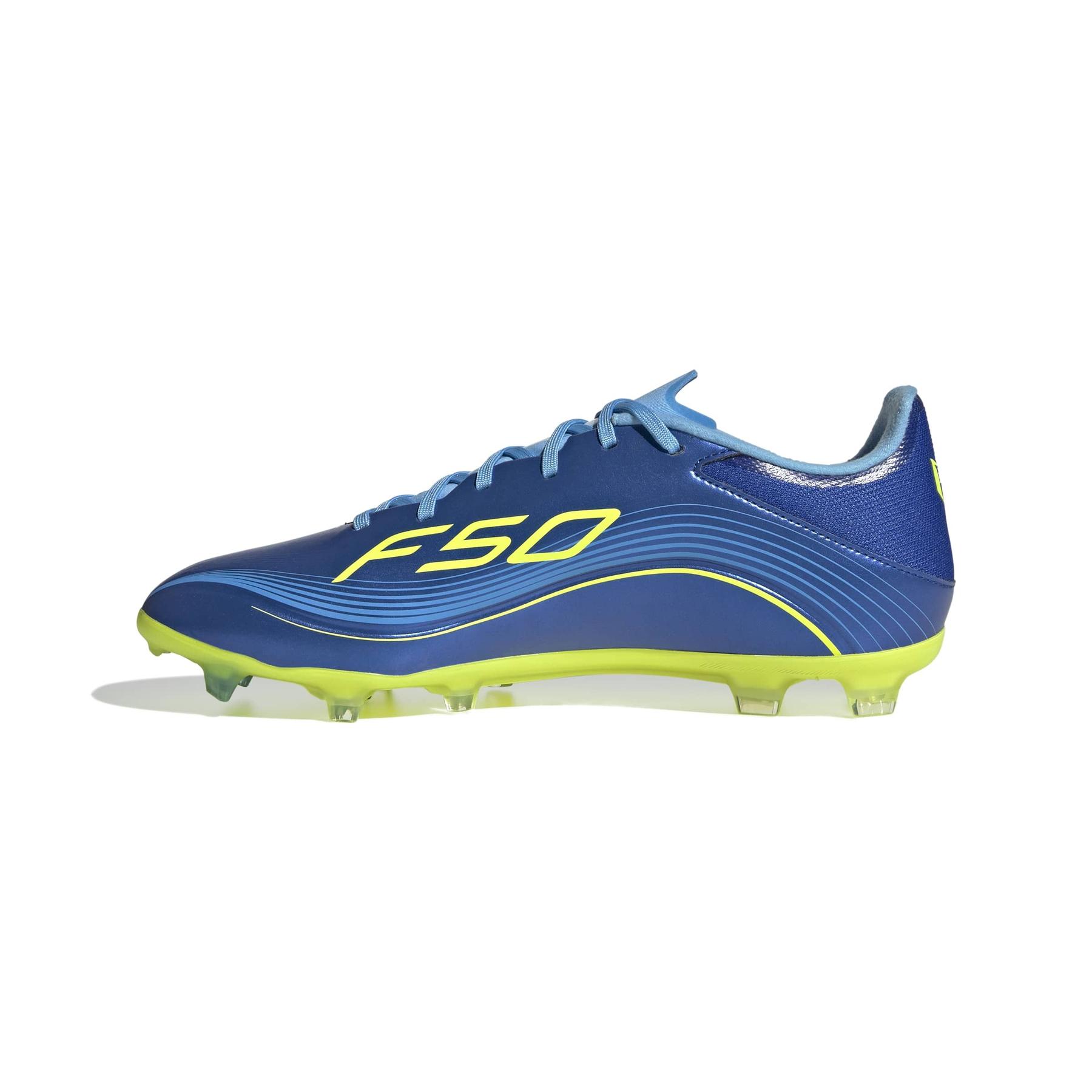 product/a/d/adidas_jp7447_4_footwear_photography_side_medial_center_view_white.jpg