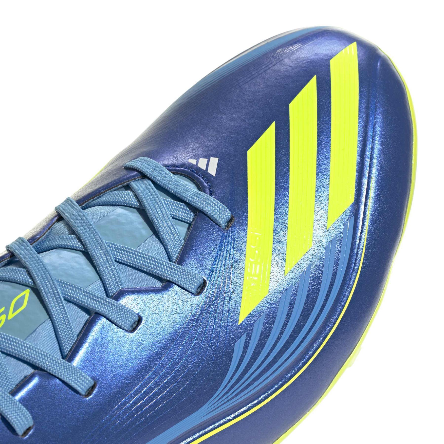 product/a/d/adidas_jp7447_7_footwear_photography_detail_view_1_white.jpg
