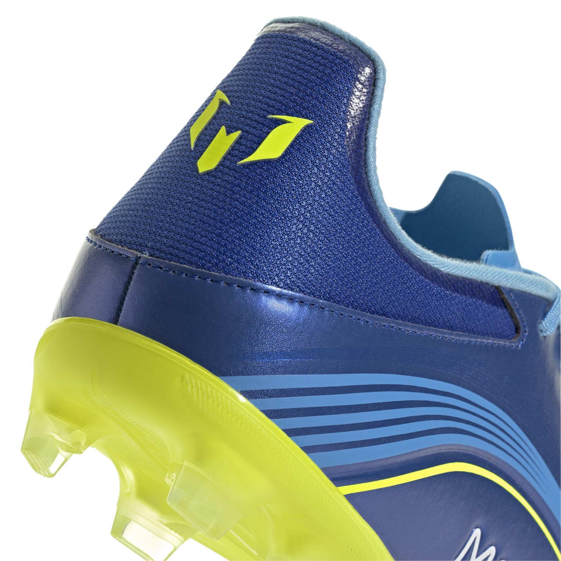 product/a/d/adidas_jp7447_8_footwear_photography_detail_view_2_white.jpg