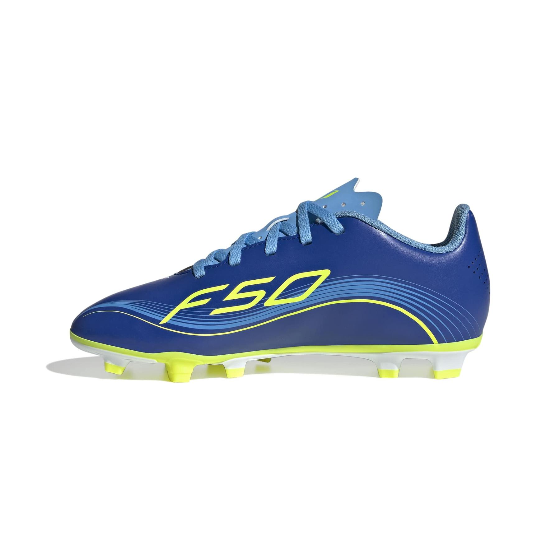 product/a/d/adidas_jp7458_4_footwear_photography_side_medial_center_view_white.jpg