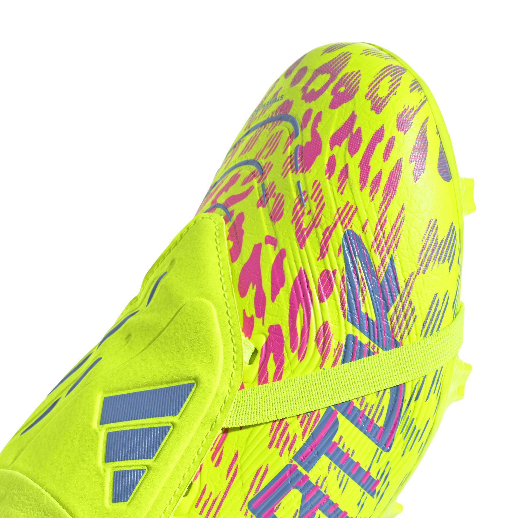 product/a/d/adidas_jp9827_8_footwear_photography_detail_view_2_white.jpg