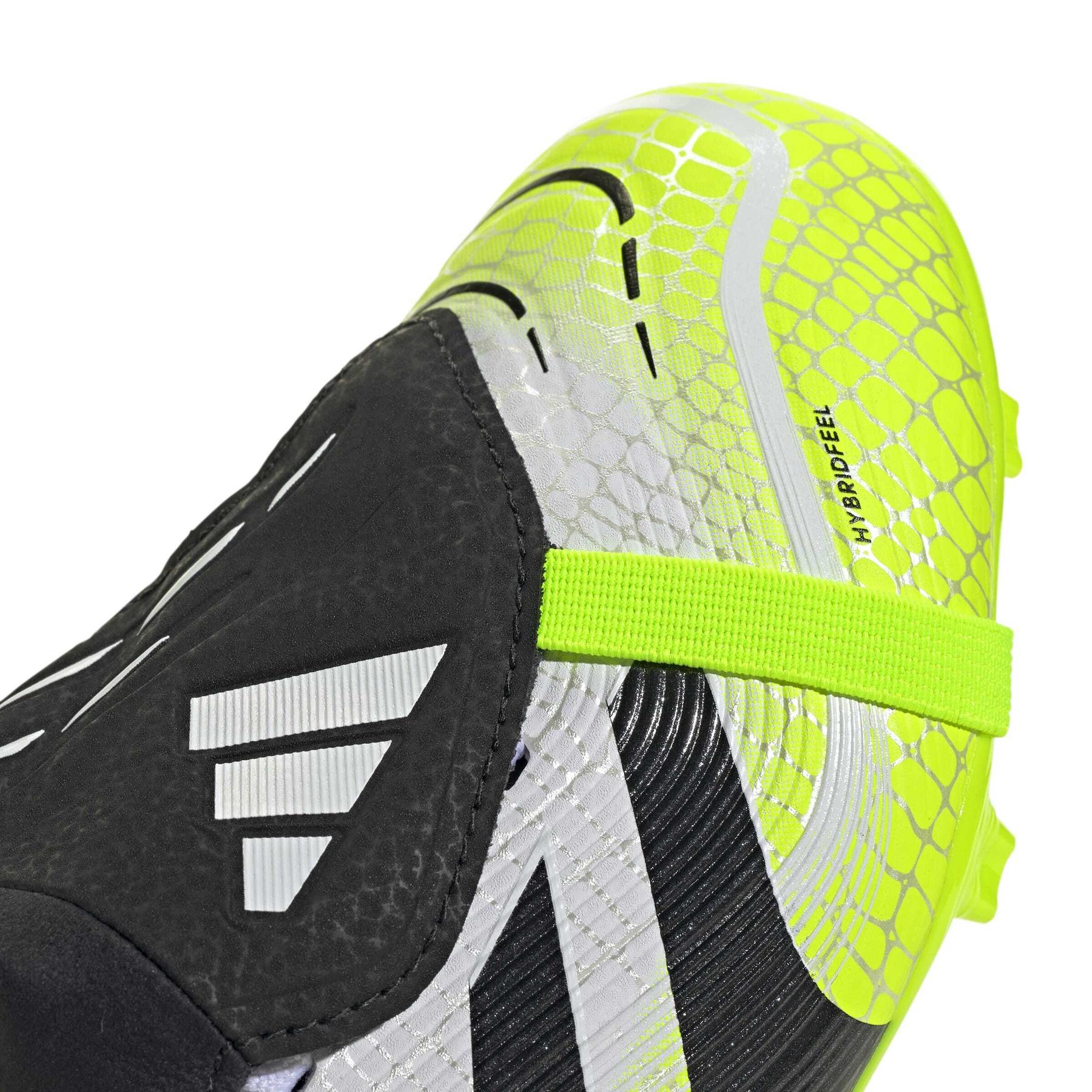 product/a/d/adidas_jp9916_7_footwear_photography_detail_view_1_white-nw091625.jpg