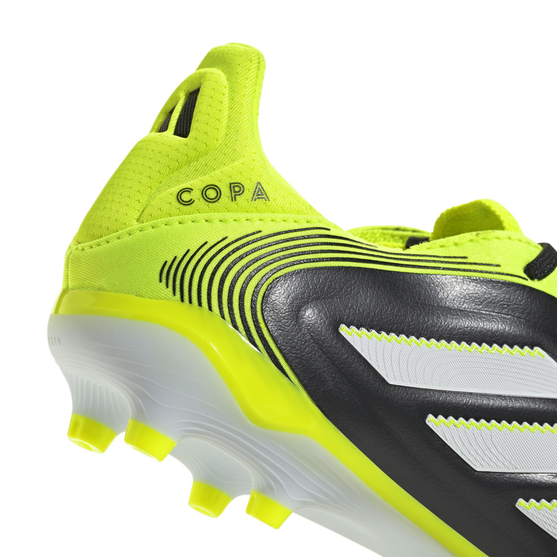 product/a/d/adidas_jr2850_cblack-ftwwht-luclem_1.jpg