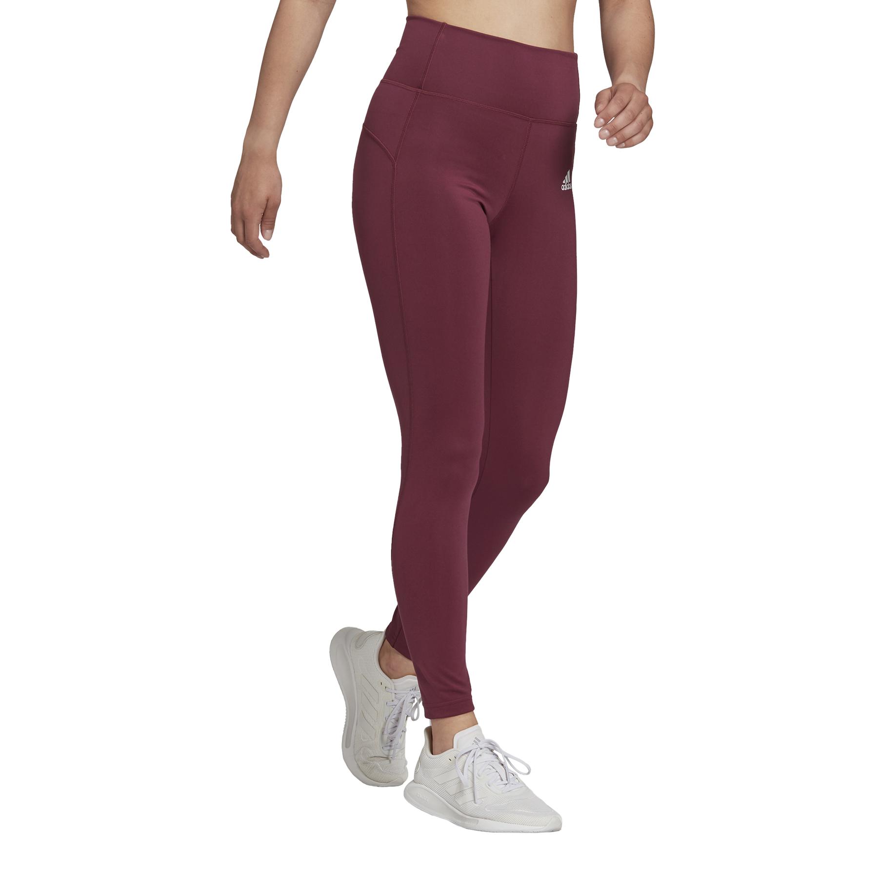 product/g/t/gt0183_app_on-model_walking_white.jpg
