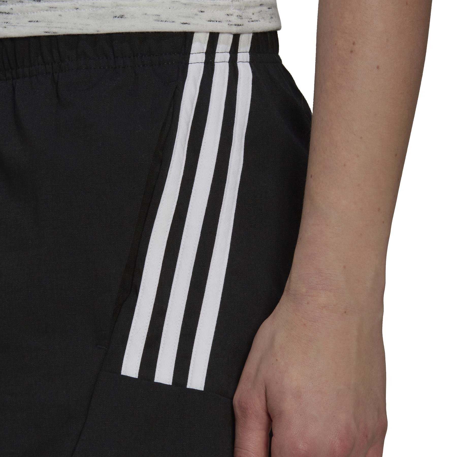 product/h/2/h21576_app_on-model_detail-1_white.jpg