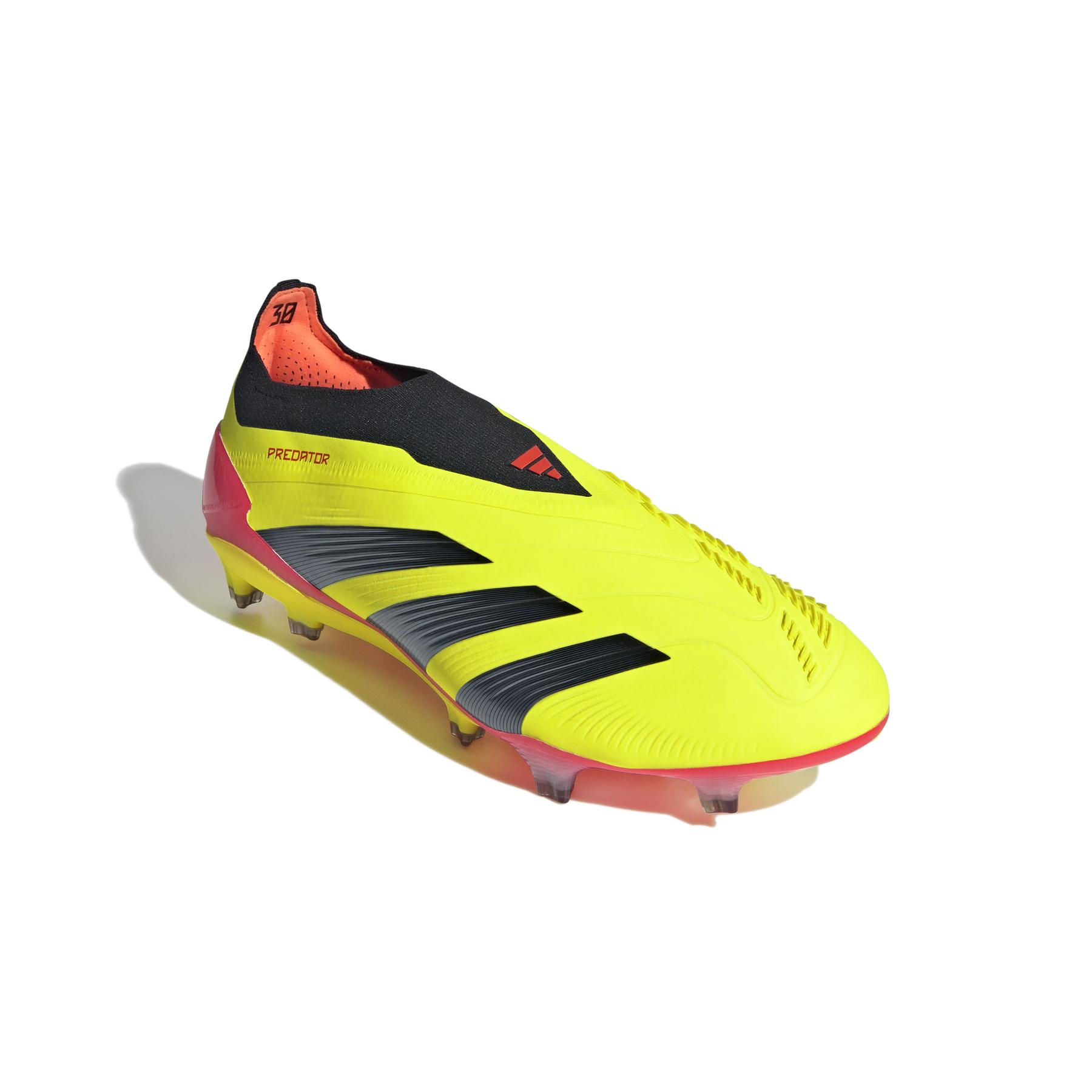 product/i/e/ie2366_5_footwear_photography_front_lateral_top_view_white.jpg