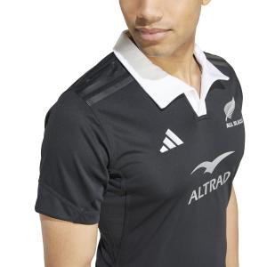 product/a/d/adidas_ix3111_9_apparel_on_model_detail_view_2_white.jpg
